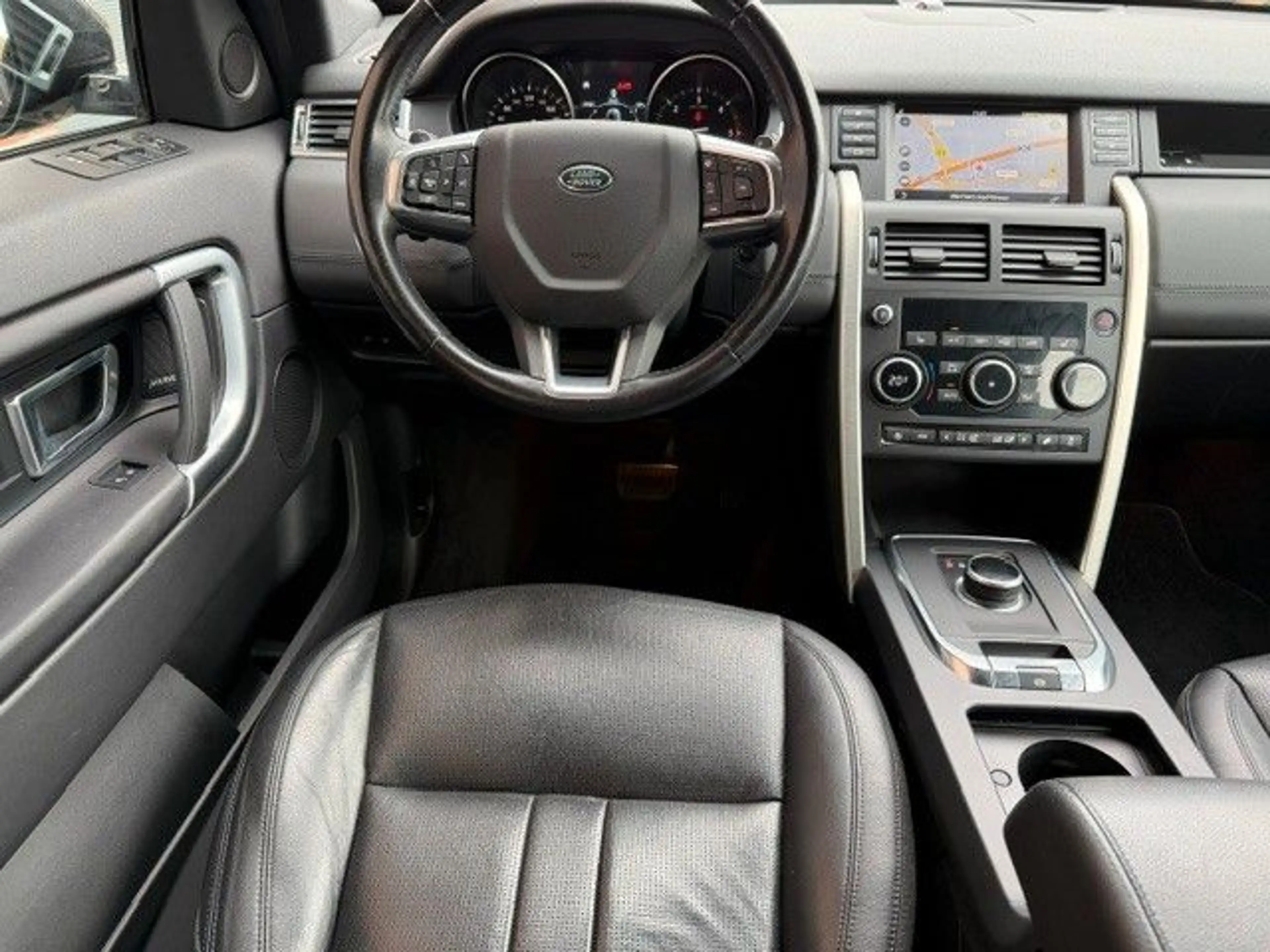 Land Rover Discovery Sport DISCOVERY SPORT 2.0TD4 AWD AUTOM,LEDER,PANORAMA — photo 3