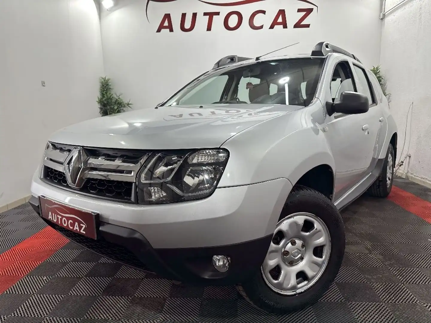Dacia Duster 1.5 dCi 110 4x4 Prestige (RENAULT DUSTER) Gris - 2