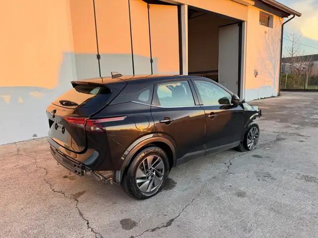 Nissan Qashqai 1.3 mhev Business 2wd 140cv INCIDENTATA