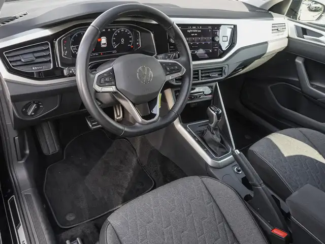 Volkswagen Polo view 9