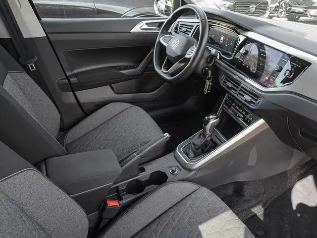 Volkswagen Polo view 8