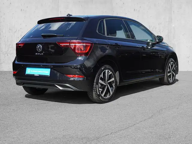 Volkswagen Polo view 4