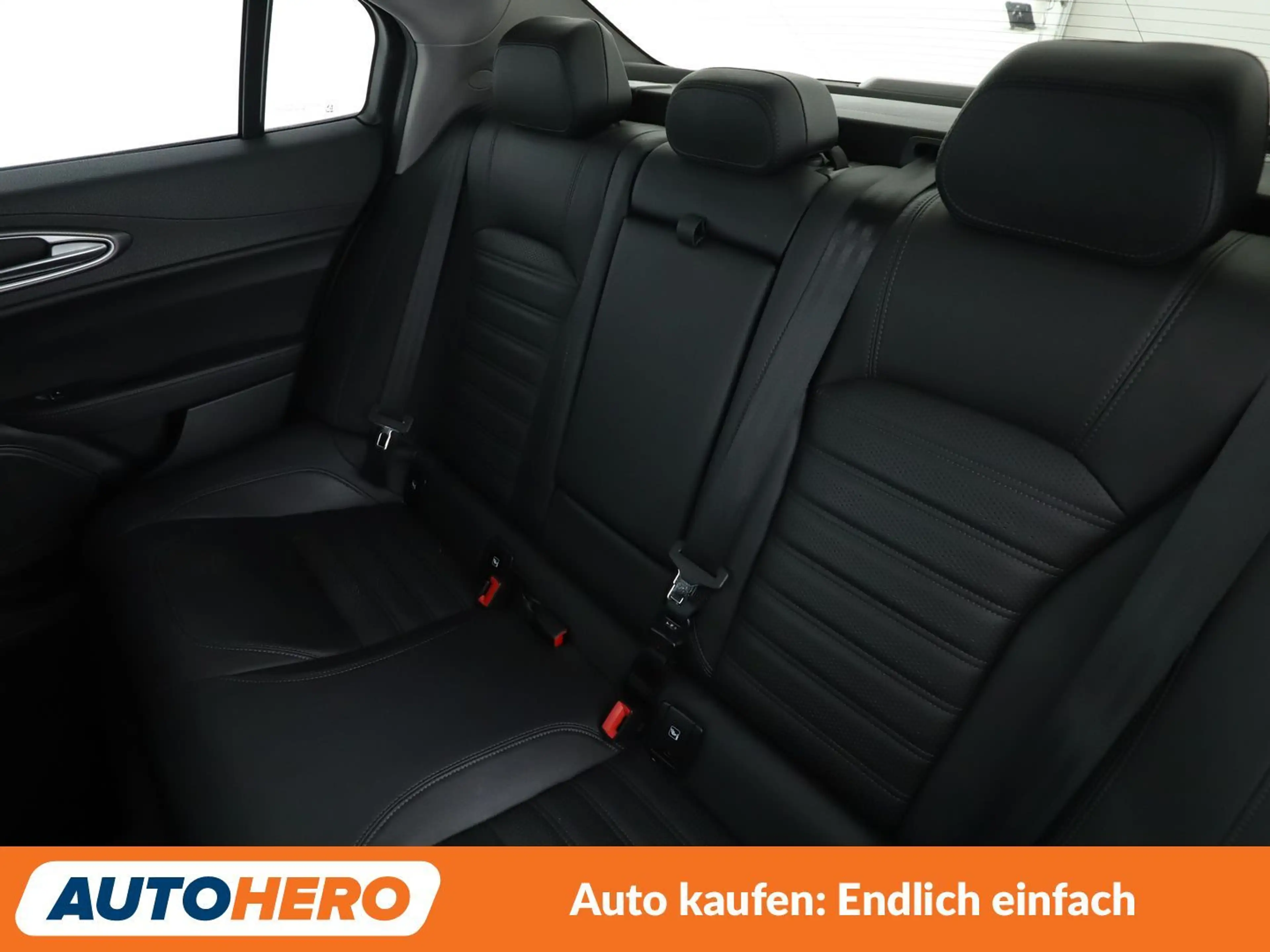 Alfa Romeo Giulia 2.0 Turbo Veloce Aut.*NAVI*BI-XENON*ACC*CAM*SHZ* — photo 14