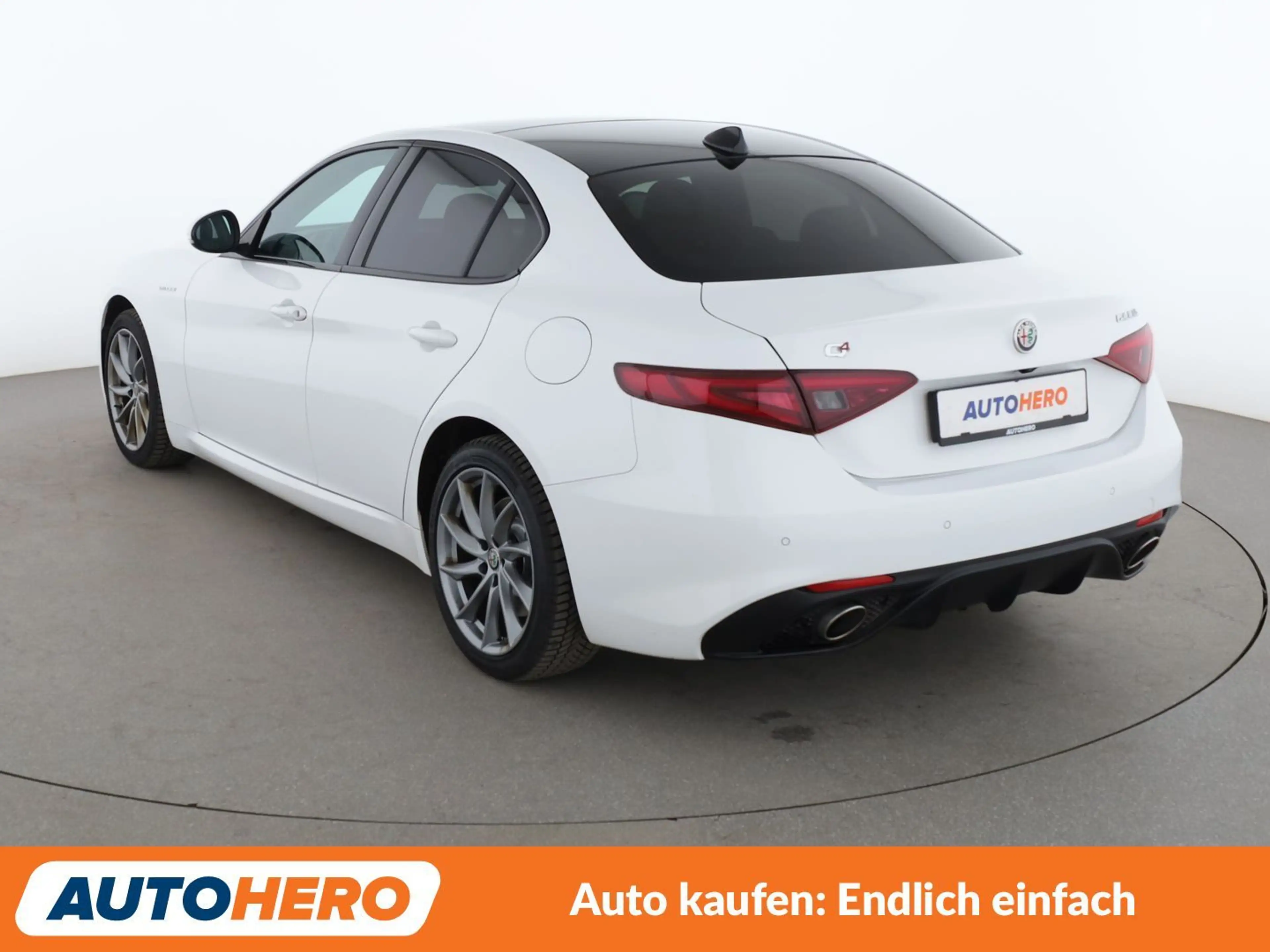 Alfa Romeo Giulia 2.0 Turbo Veloce Aut.*NAVI*BI-XENON*ACC*CAM*SHZ* — photo 4