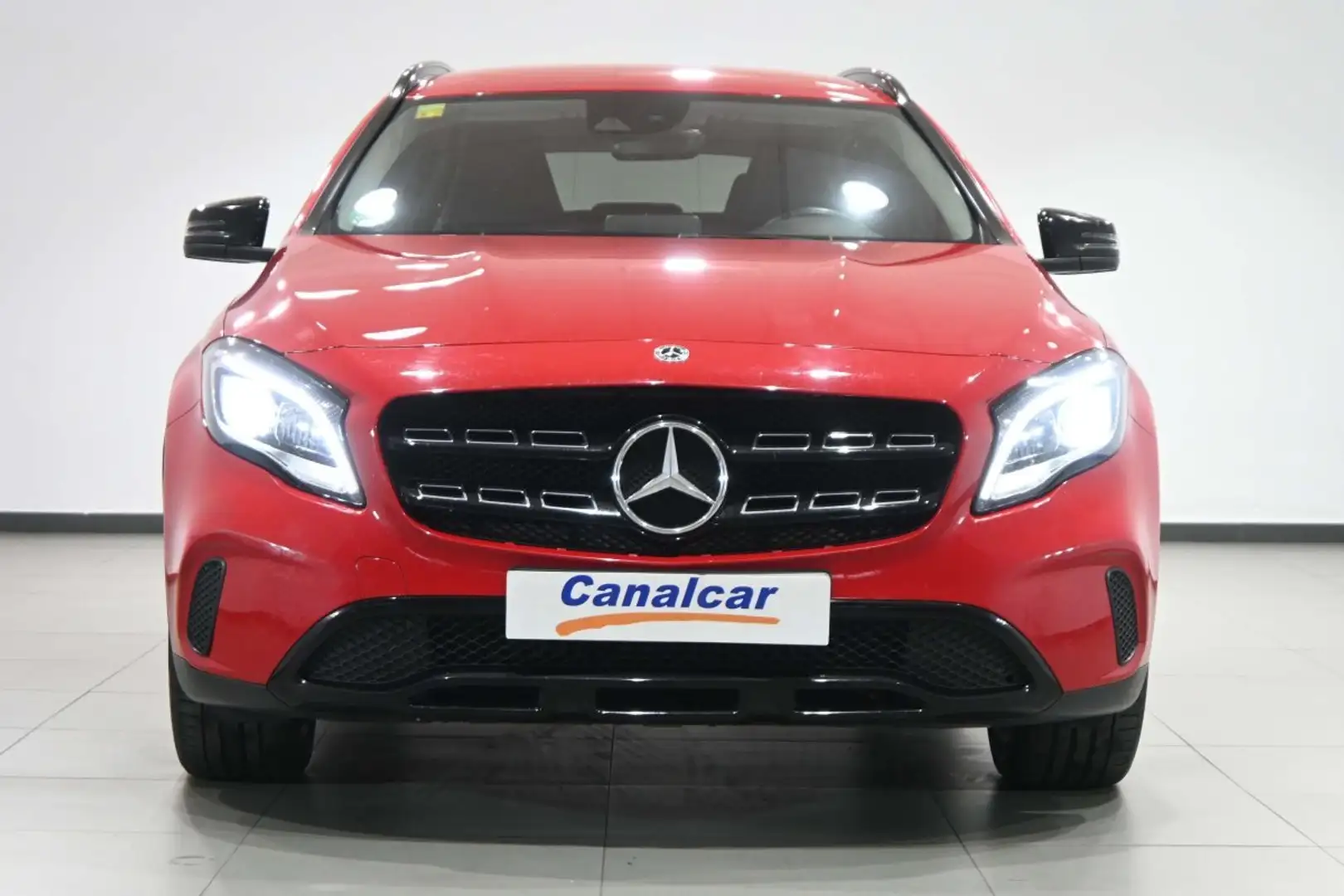 Mercedes-Benz GLA 200 7G-DCT Rojo - 2