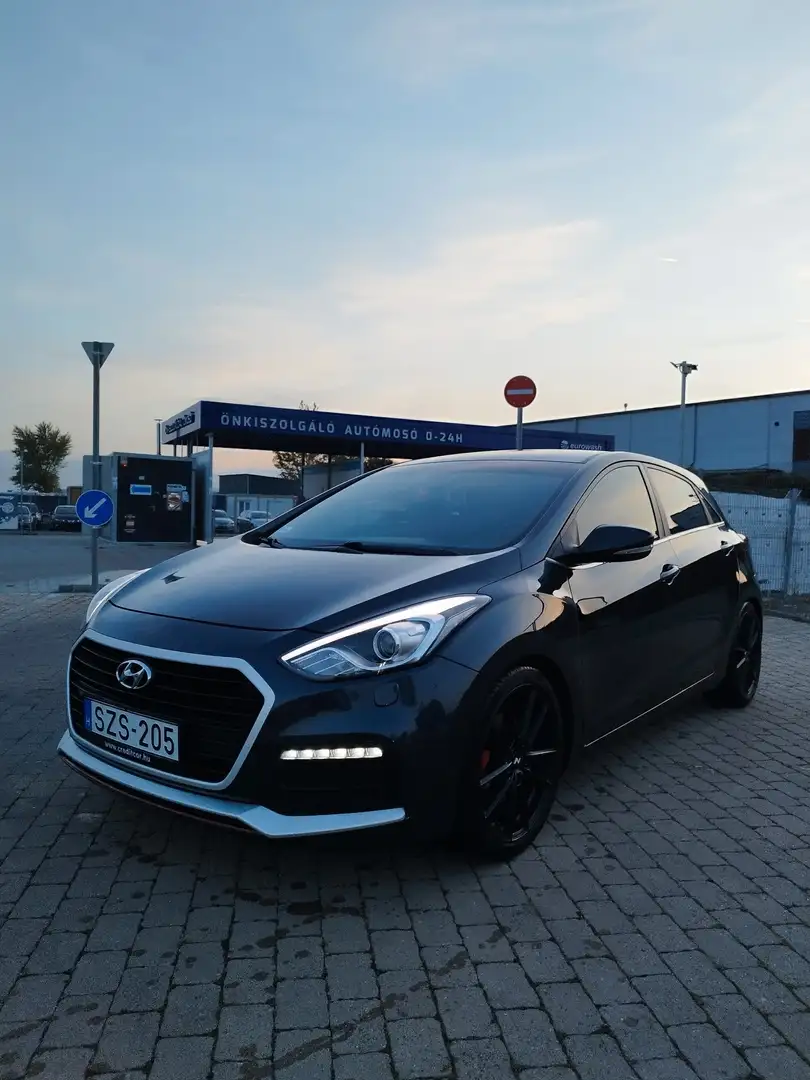 Hyundai i30 1.6 T GDI Turbo Grau - 2