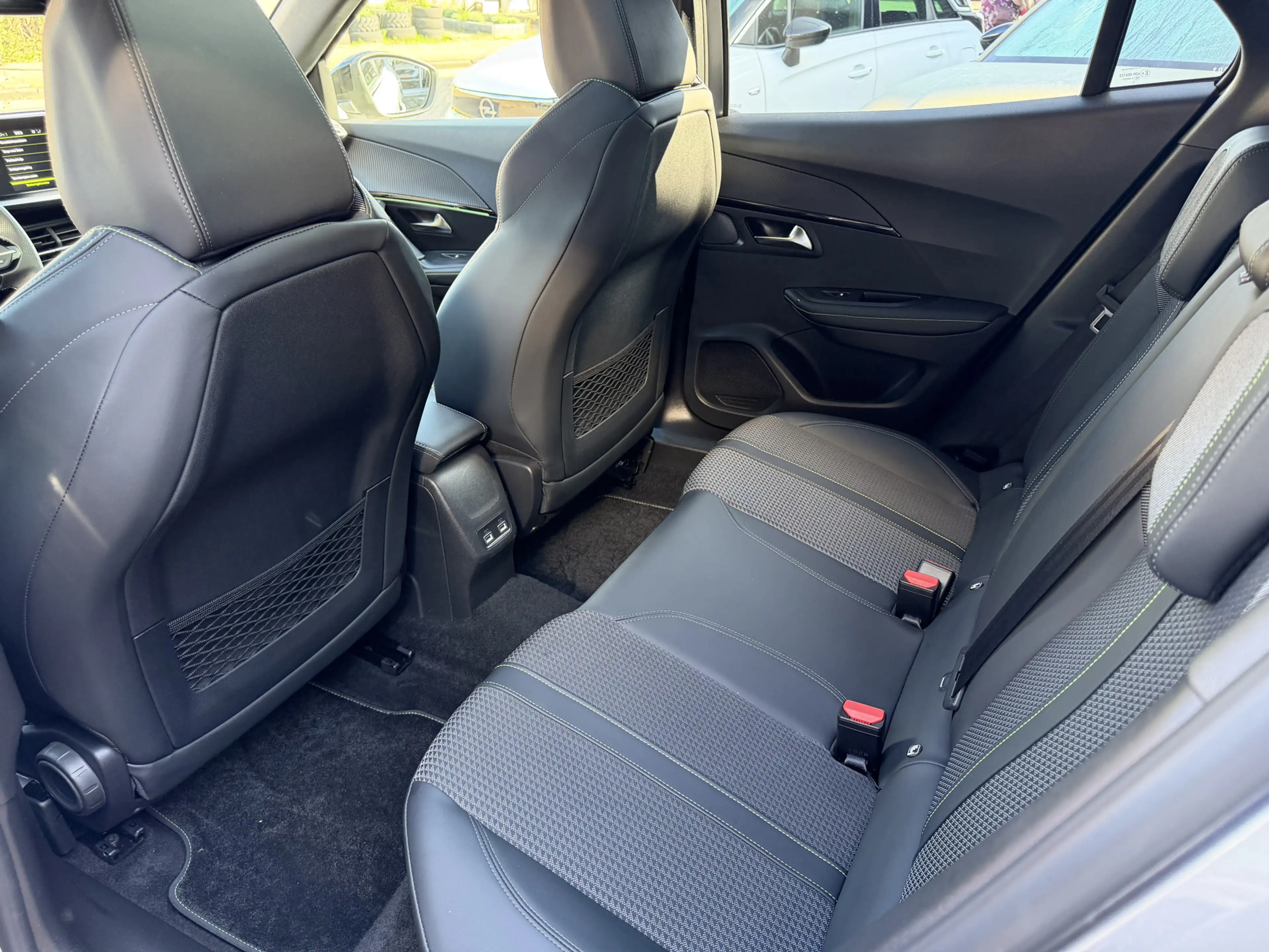 Peugeot 2008 1.2 PureTech GT-Line Automaat Panoramadak/ECC/Navi — photo 25