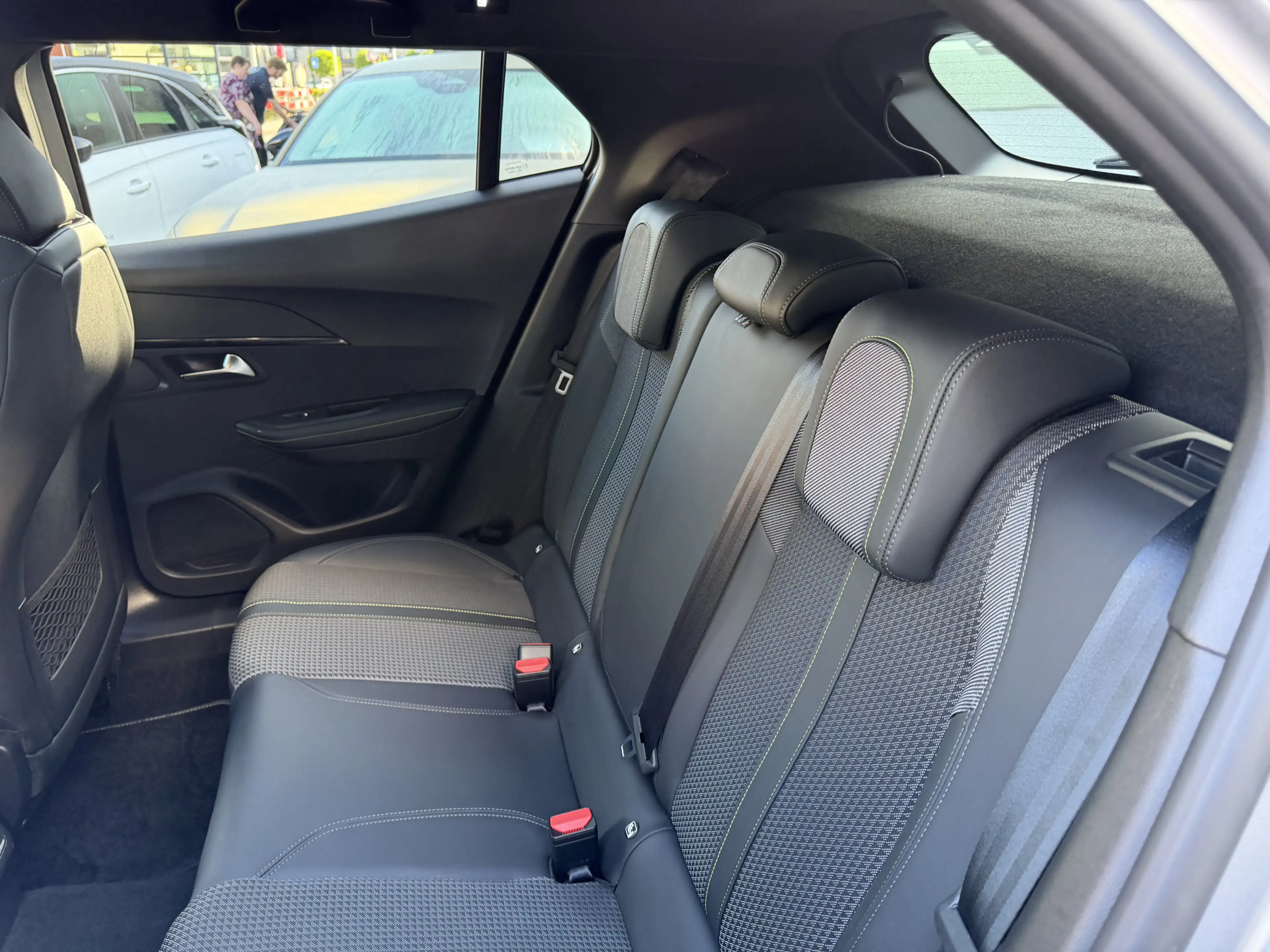 Peugeot 2008 1.2 PureTech GT-Line Automaat Panoramadak/ECC/Navi — photo 26
