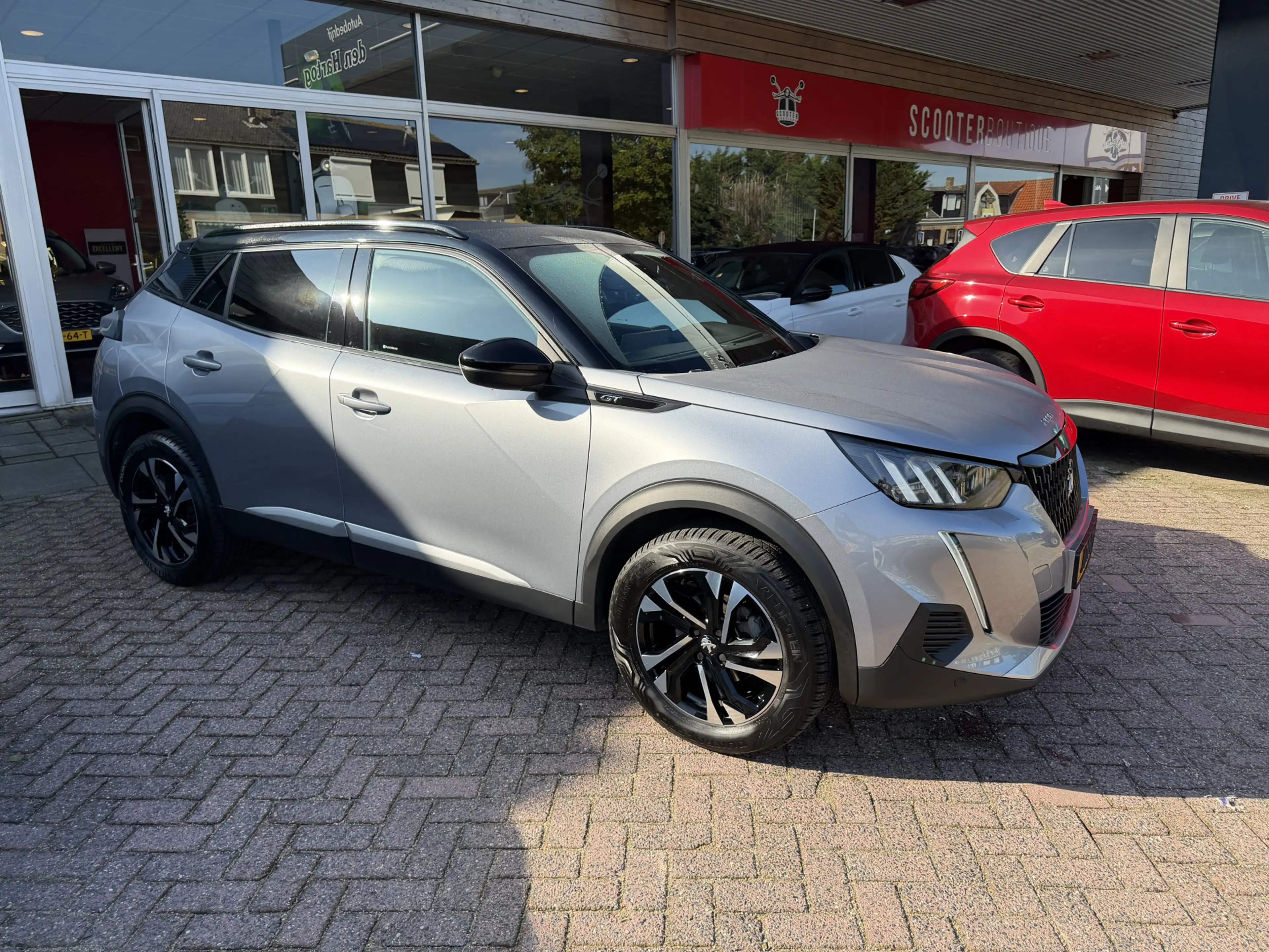 Peugeot 2008 1.2 PureTech GT-Line Automaat Panoramadak/ECC/Navi — photo 2