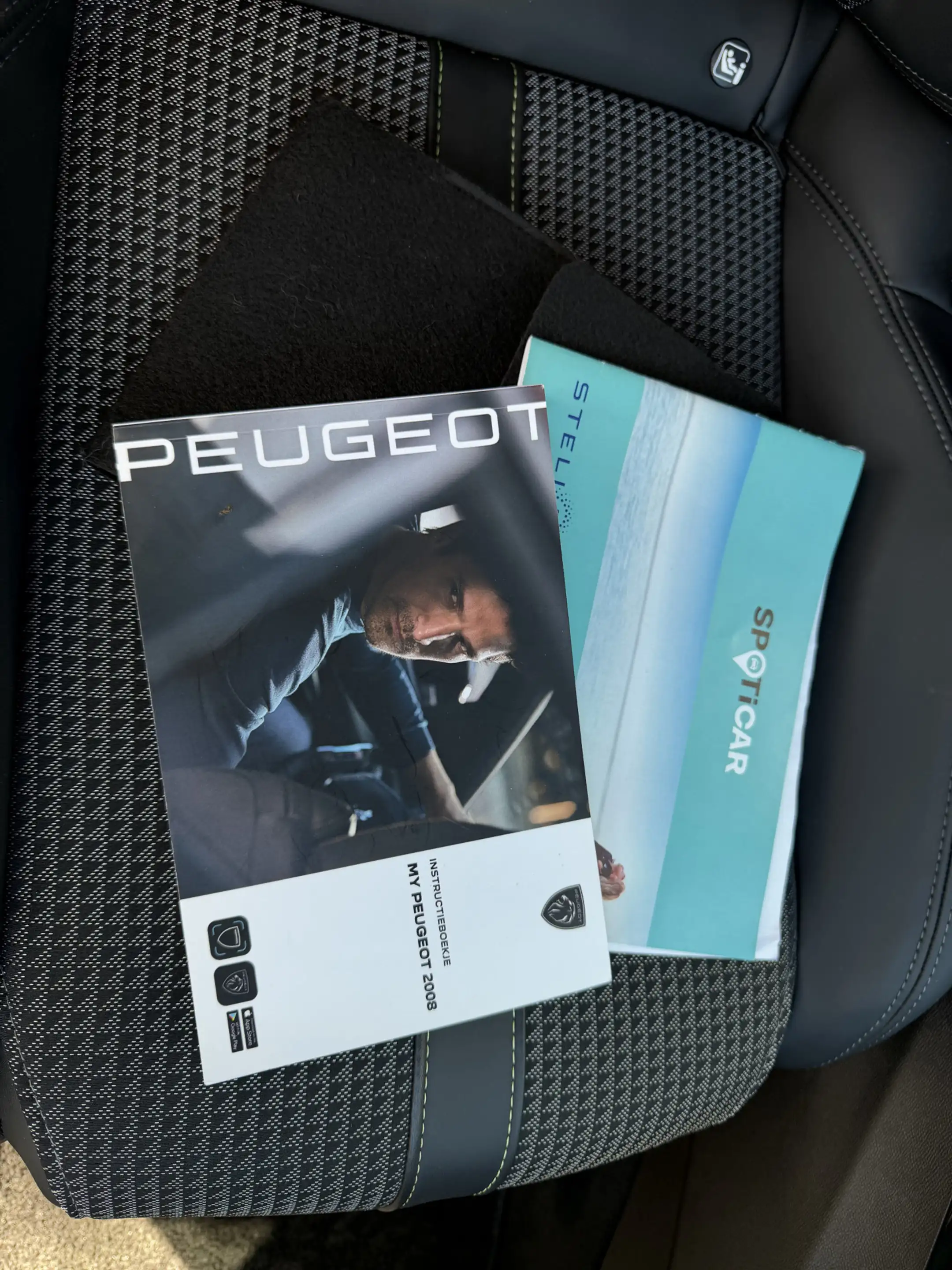Peugeot 2008 1.2 PureTech GT-Line Automaat Panoramadak/ECC/Navi — photo 38