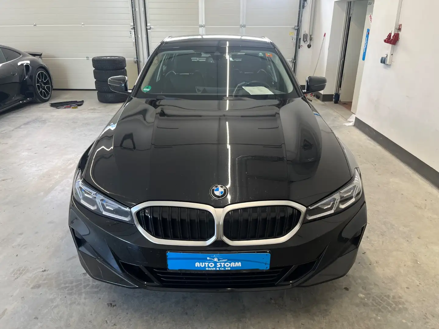 BMW 318 d*1-Hand*LED*Sportsitz*SHZ*GRA*Widescreen +FLA LM Schwarz - 2