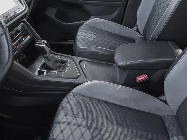 Volkswagen Tiguan view 14