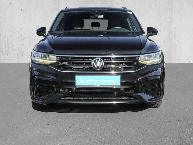 Volkswagen Tiguan view 3