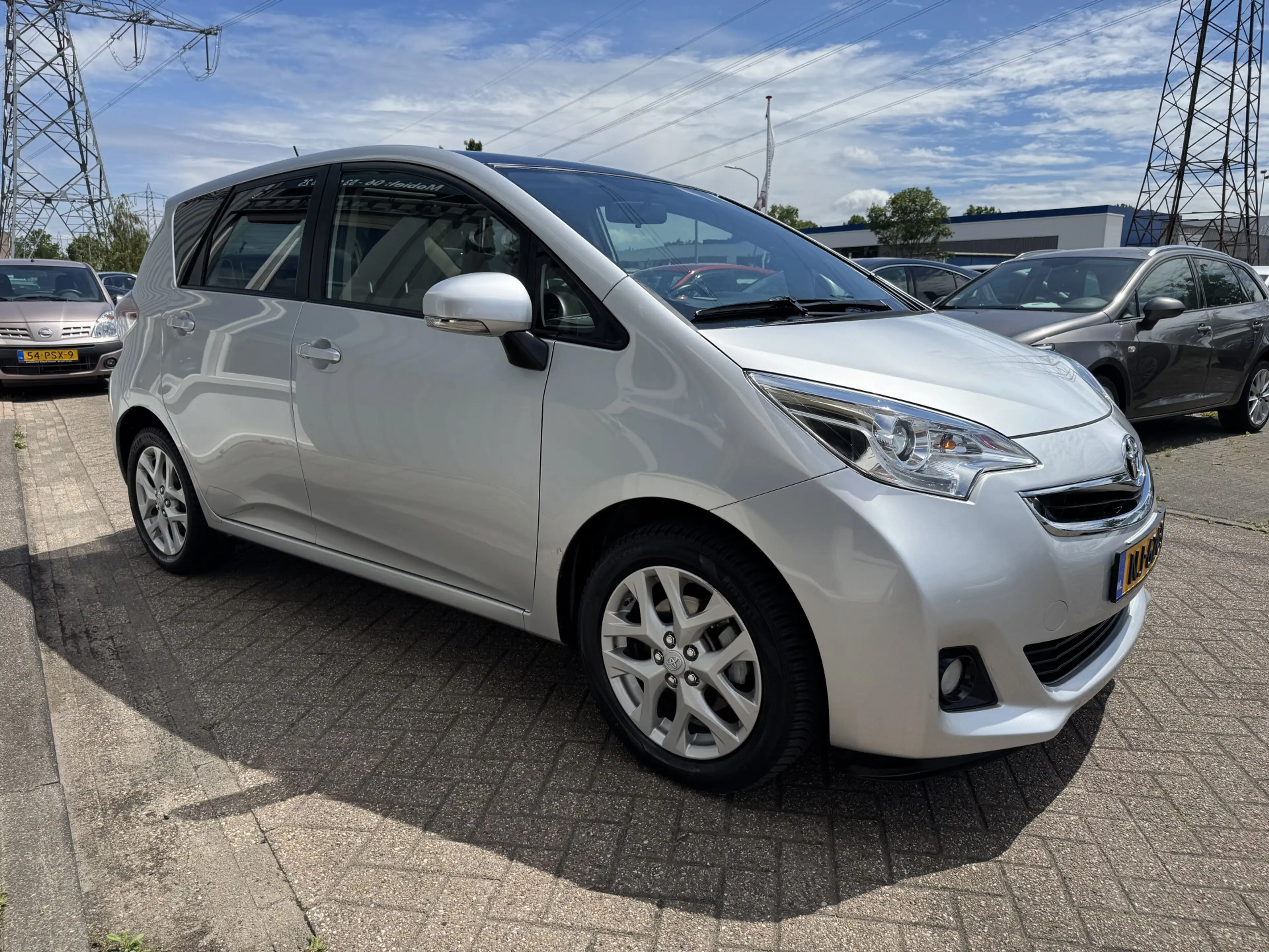 Toyota Verso-S 1.3 VVT-i Dynamic — photo 4