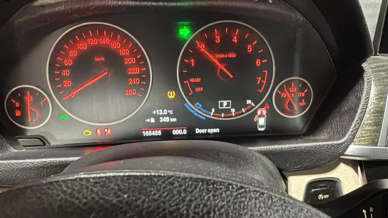 BMW 3 Series снимка BMW 3 Series