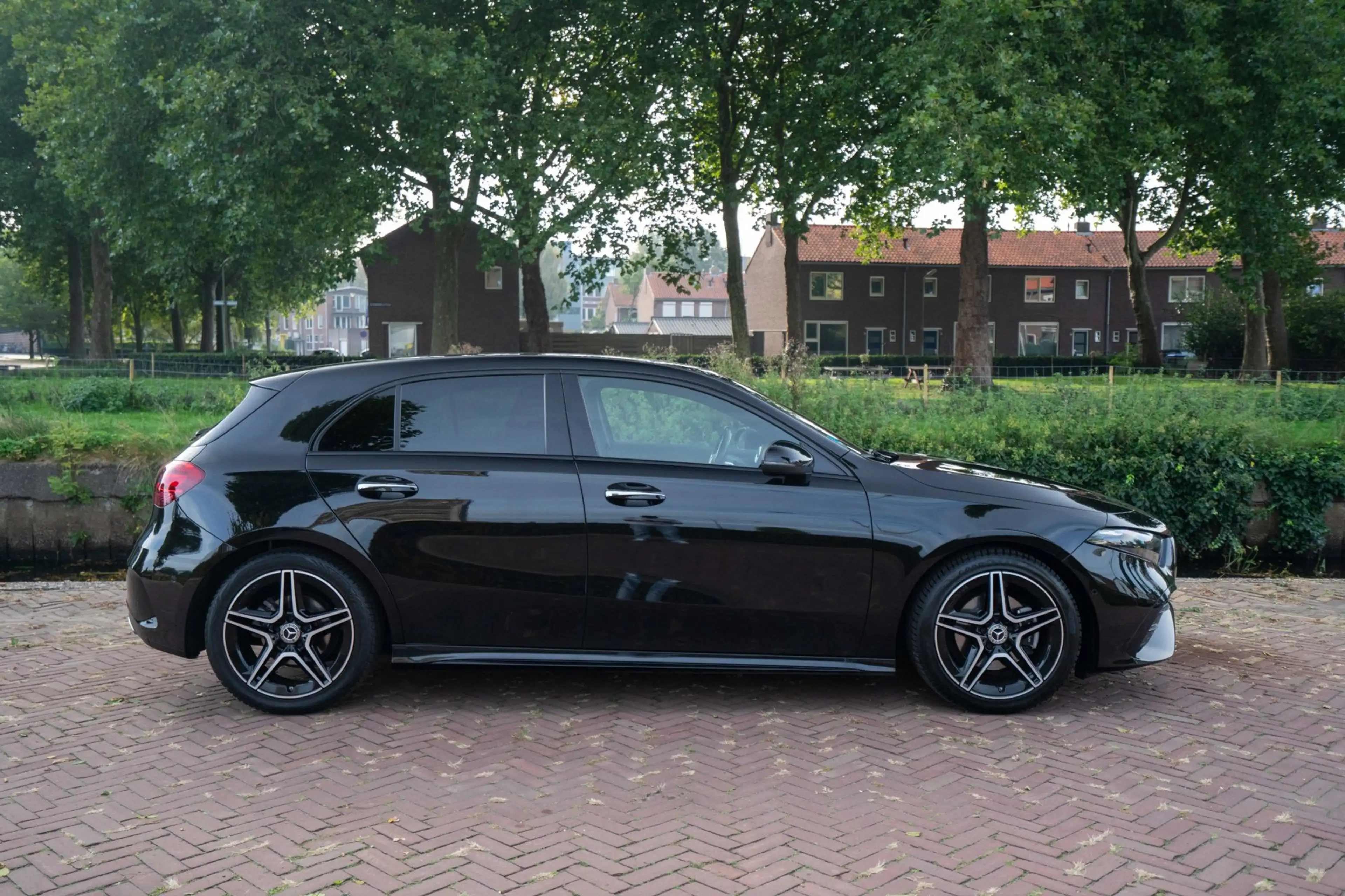 Mercedes-Benz A 180 AMG Line Automaat | Navigatie | CarPlay | Facelift — photo 3