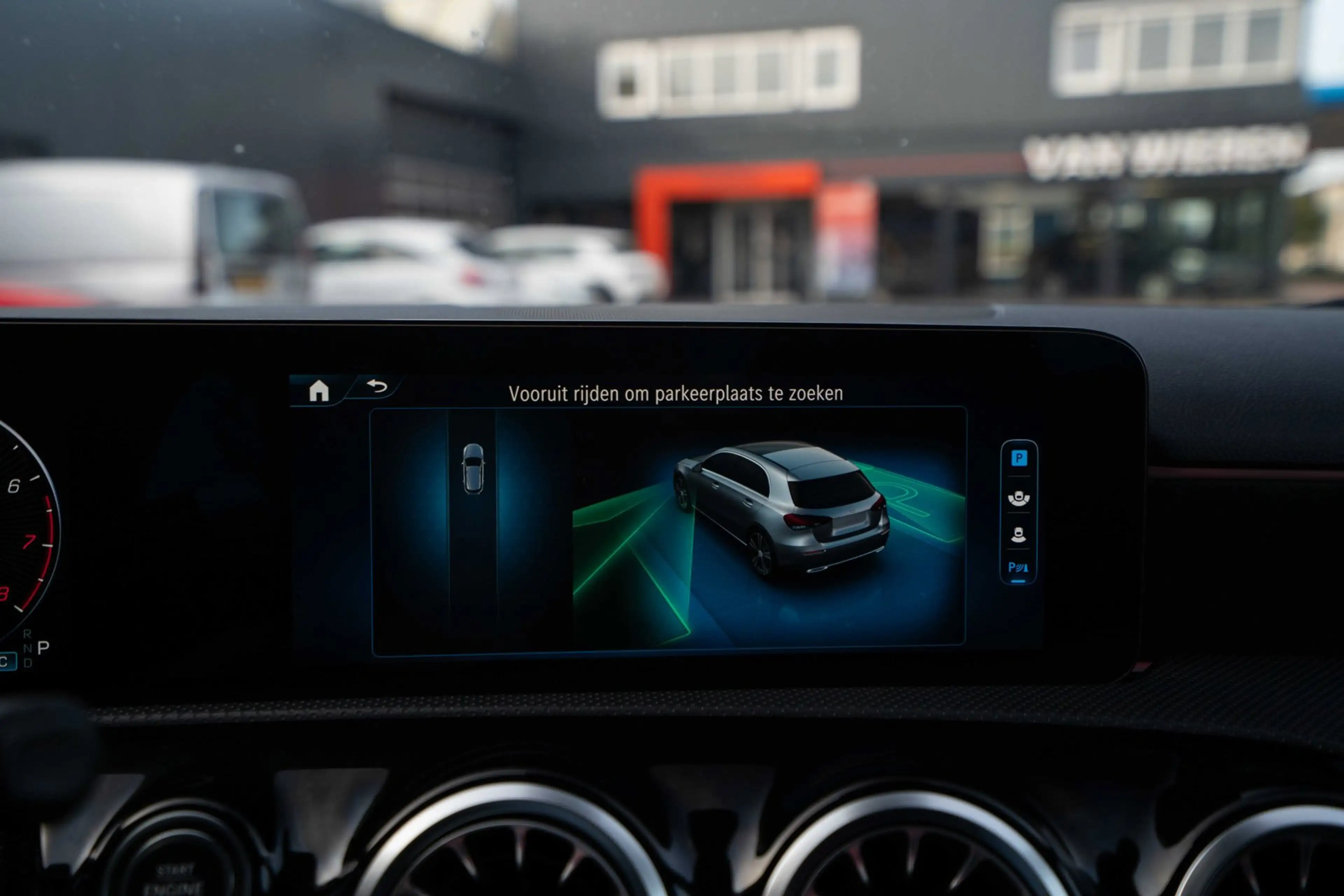 Mercedes-Benz A 180 AMG Line Automaat | Navigatie | CarPlay | Facelift — photo 31