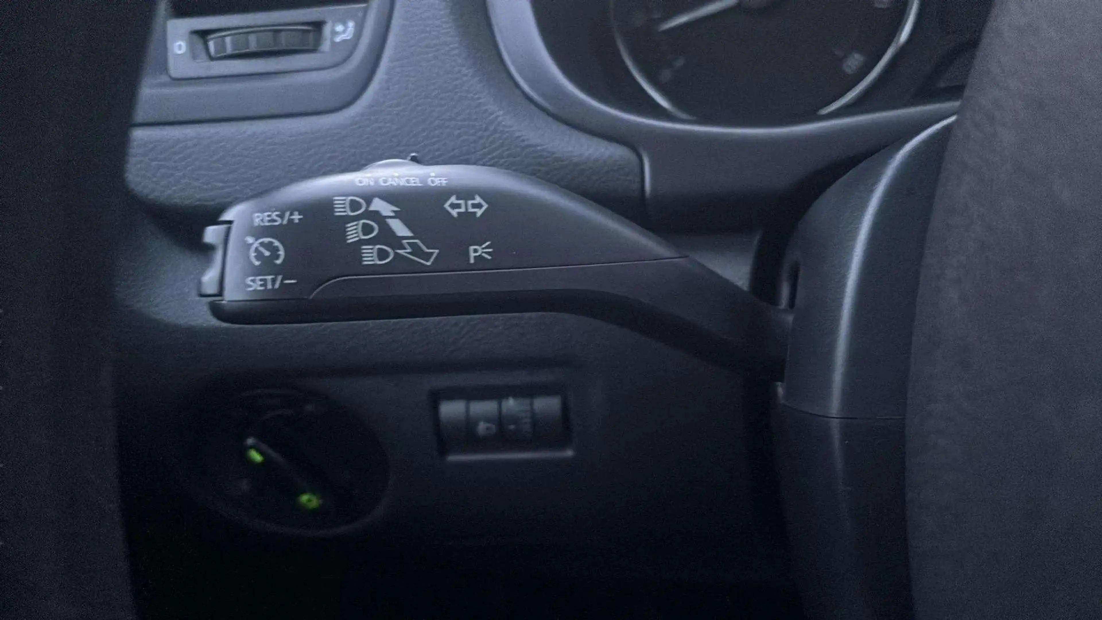 Skoda Roomster Ambition*Automatik*1.Hand*AHK*Tempomat* — photo 14
