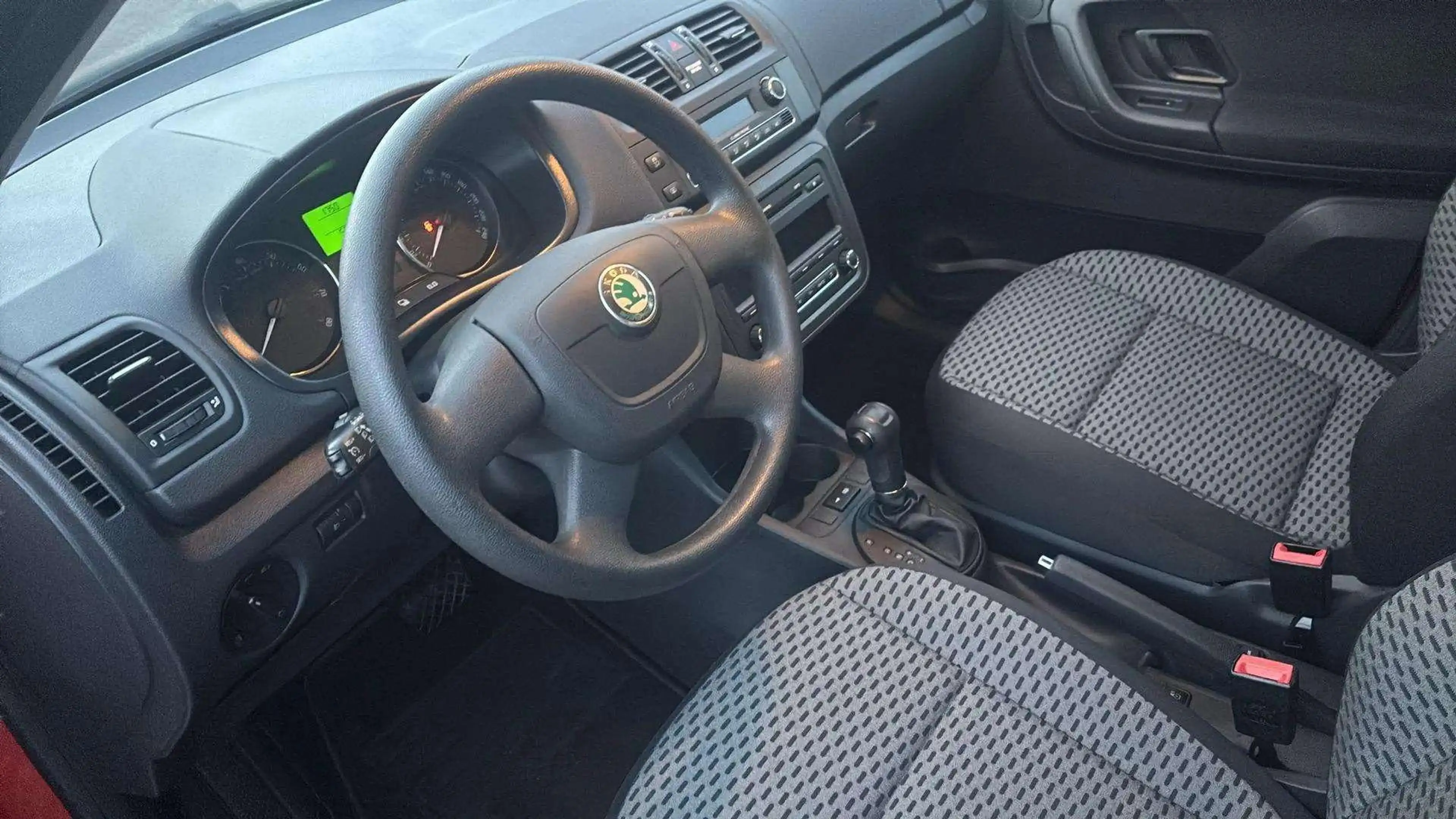 Skoda Roomster Ambition*Automatik*1.Hand*AHK*Tempomat* — photo 9