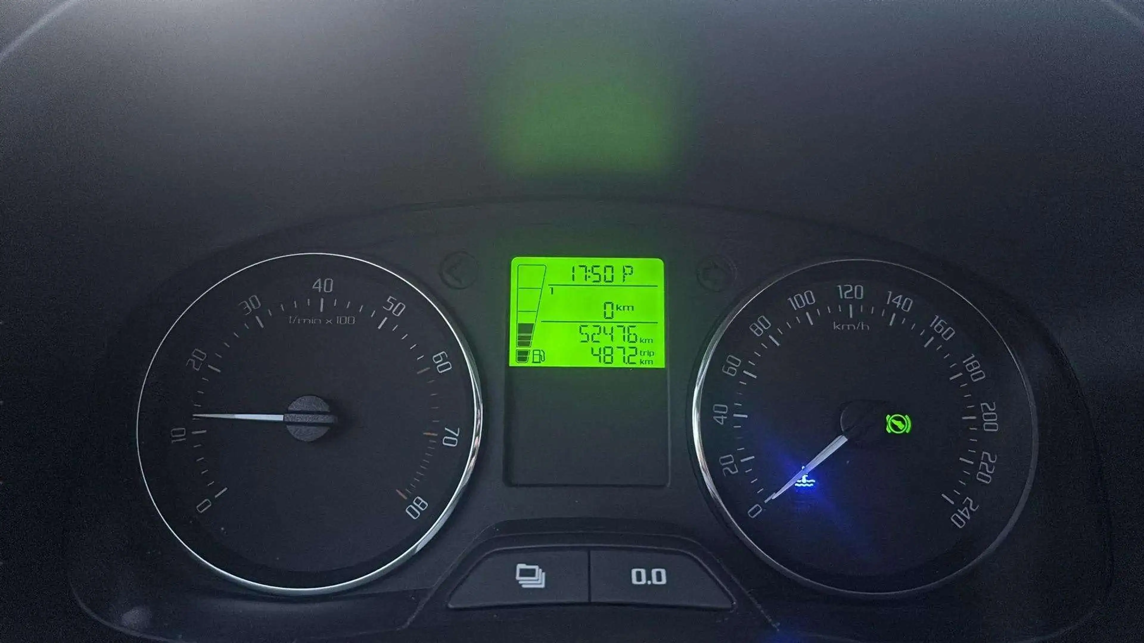 Skoda Roomster Ambition*Automatik*1.Hand*AHK*Tempomat* — photo 13