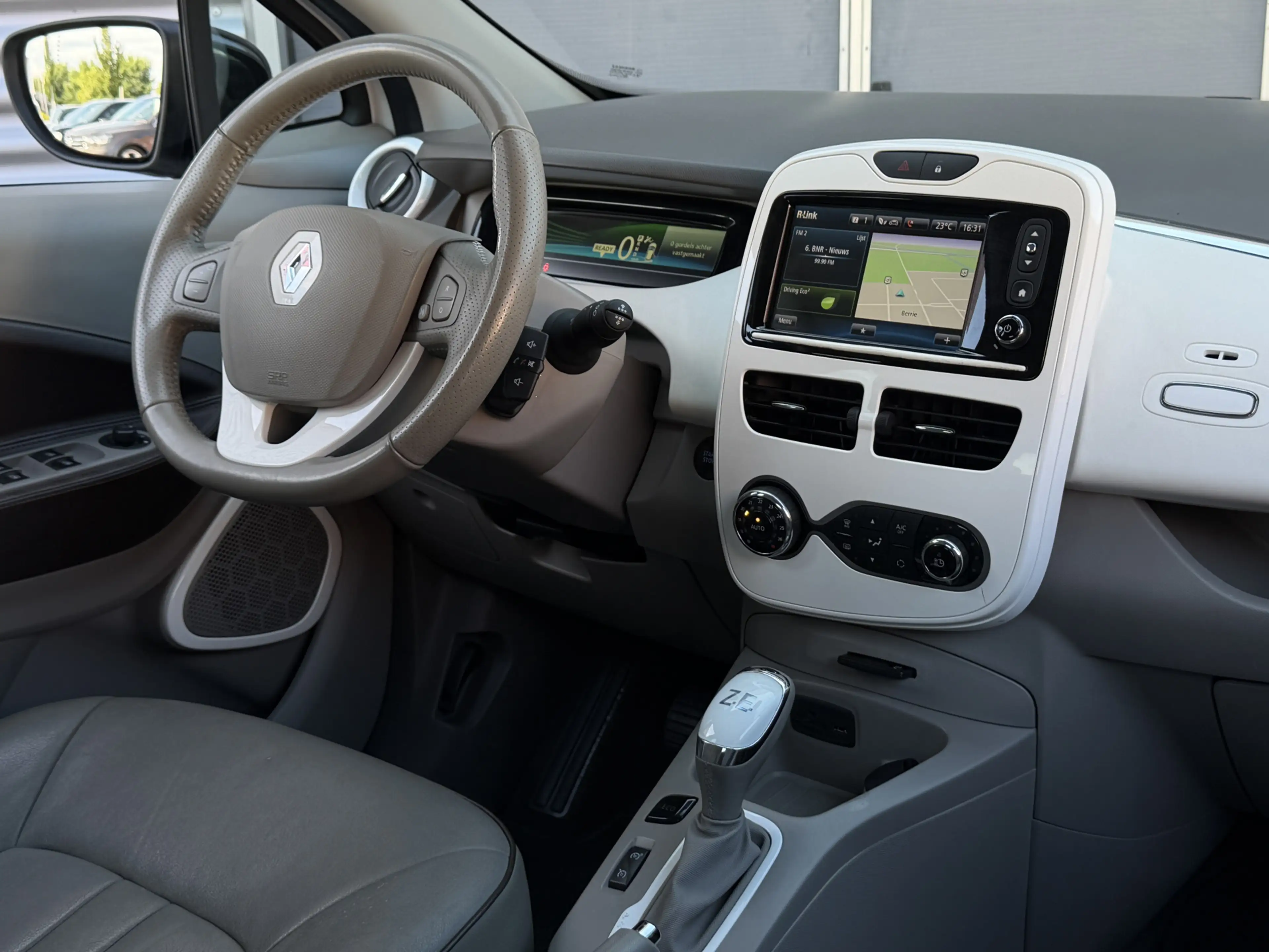 Renault ZOE Q210 Zen Quickcharge 22 kWh ( incl. Accu) I Leder — photo 6