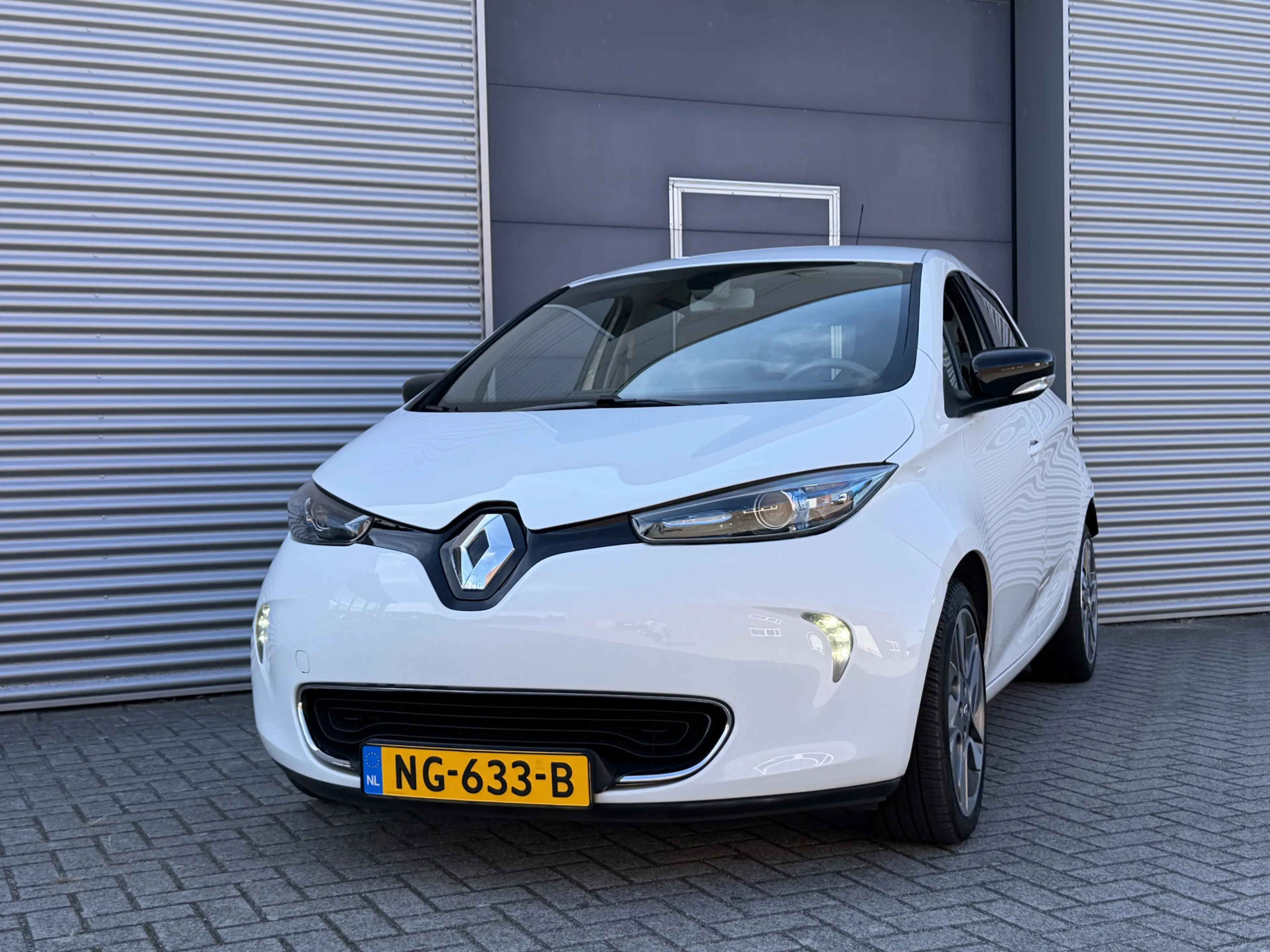 Renault ZOE Q210 Zen Quickcharge 22 kWh ( incl. Accu) I Leder — photo 2