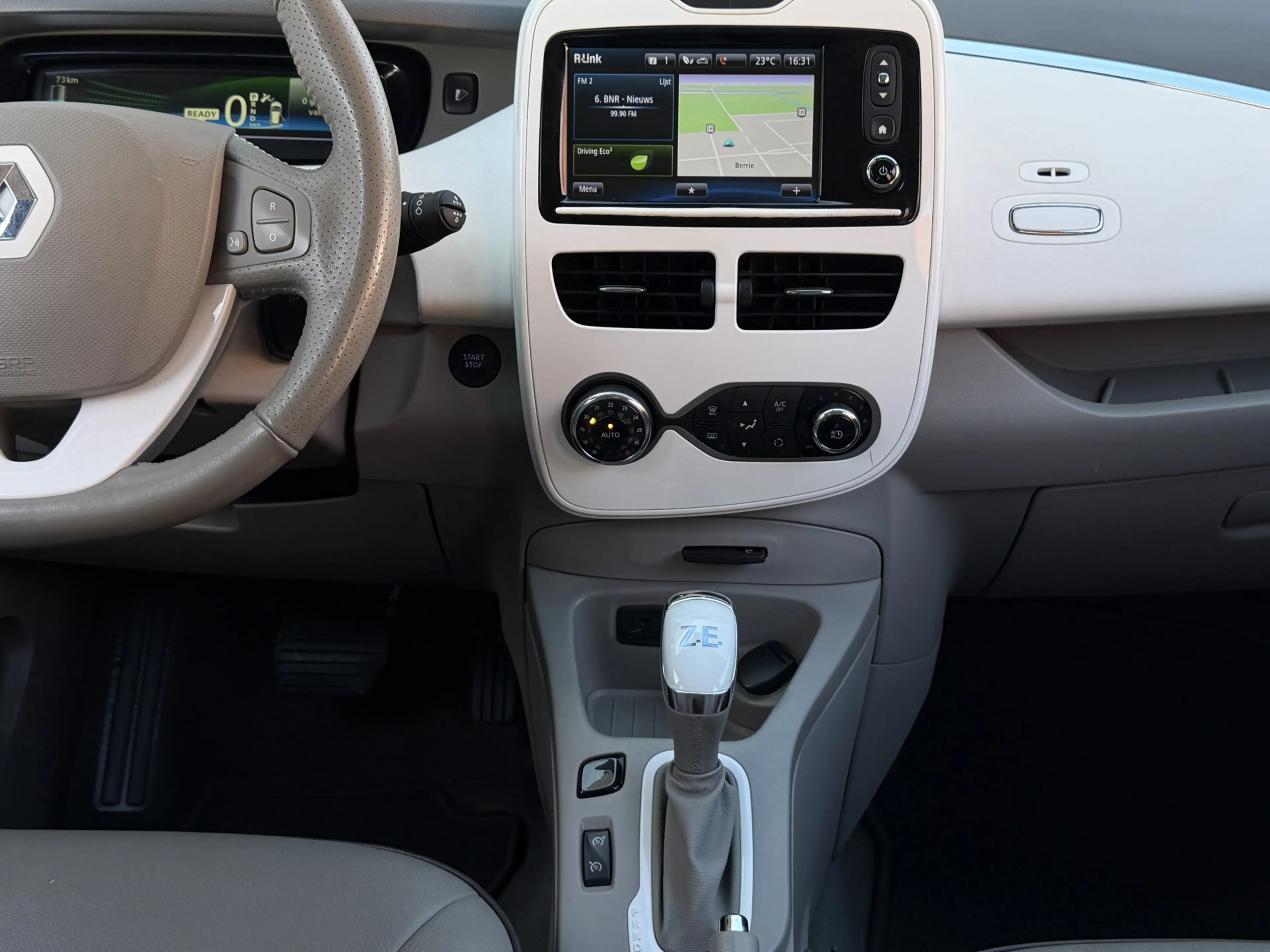Renault ZOE Q210 Zen Quickcharge 22 kWh ( incl. Accu) I Leder — photo 11