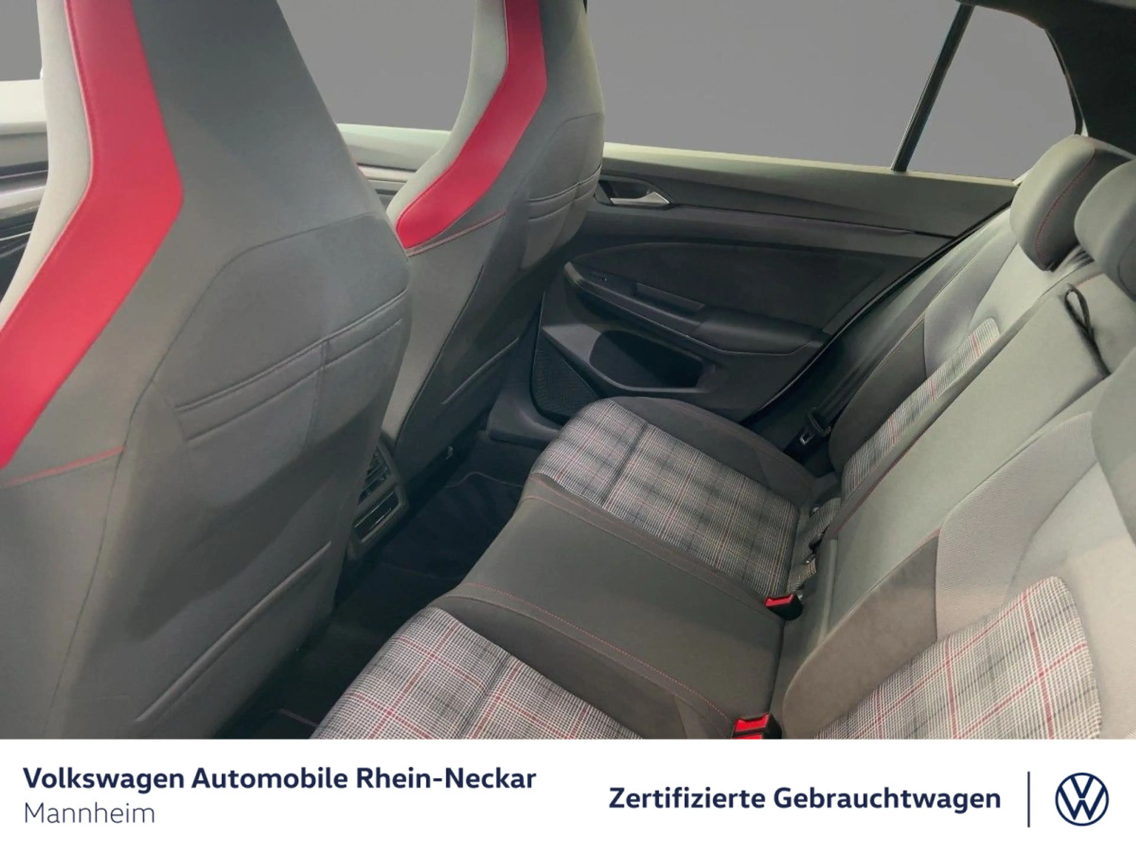 Volkswagen Golf GTI VIII 2.0 TSI DSG Kamera App-Connect LED — photo 11