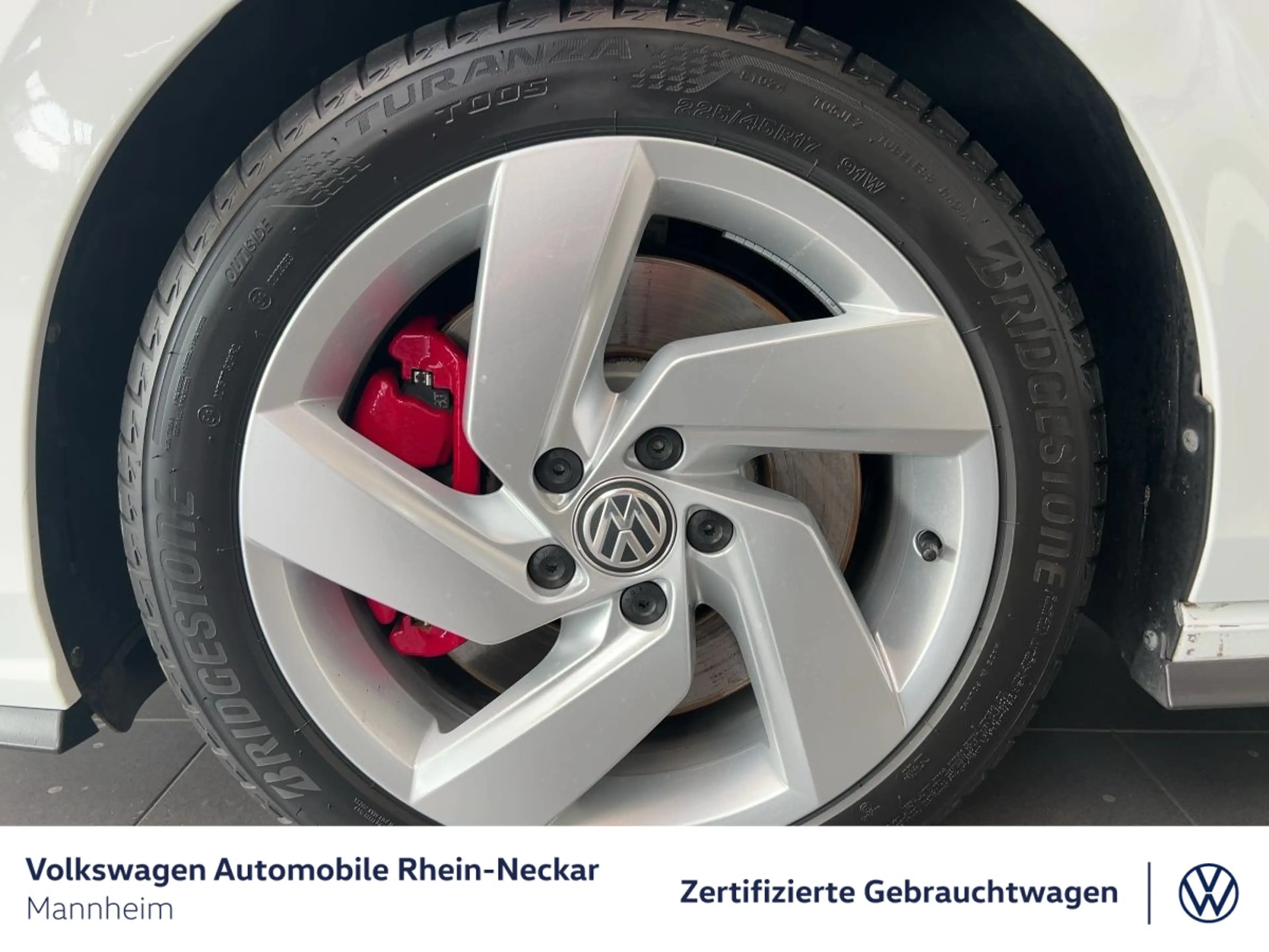 Volkswagen Golf GTI VIII 2.0 TSI DSG Kamera App-Connect LED — photo 15