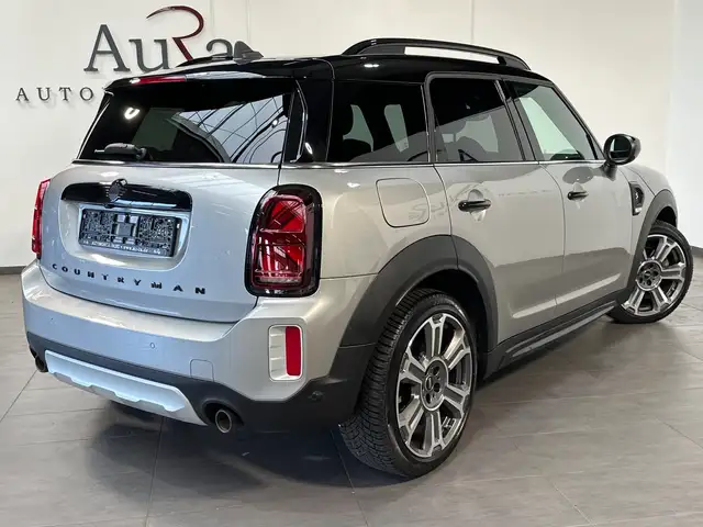 Mini Hatch view 4