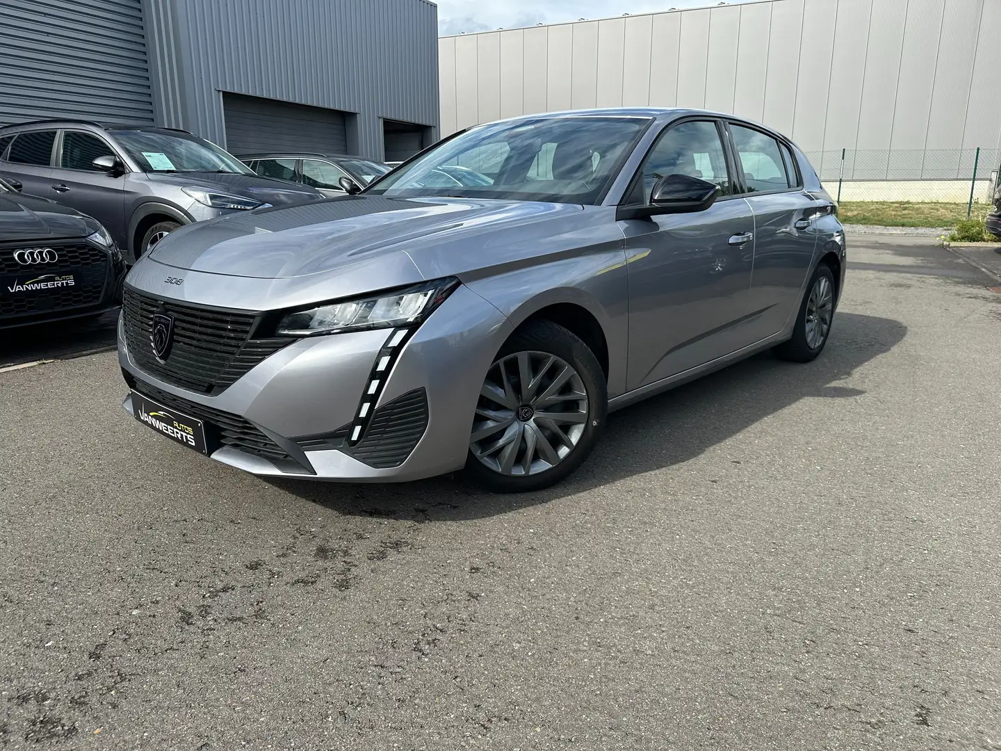 Peugeot 308 1.2 benzine 110 pk, Active Pack, CARPLAY Grijs - 1