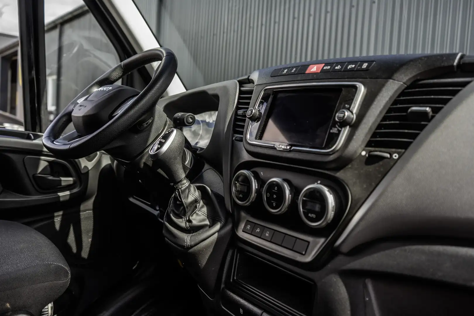 Iveco Daily 35S16V L2H2 | Automaat | Camera | 3.5T Trekgewicht Noir - 2