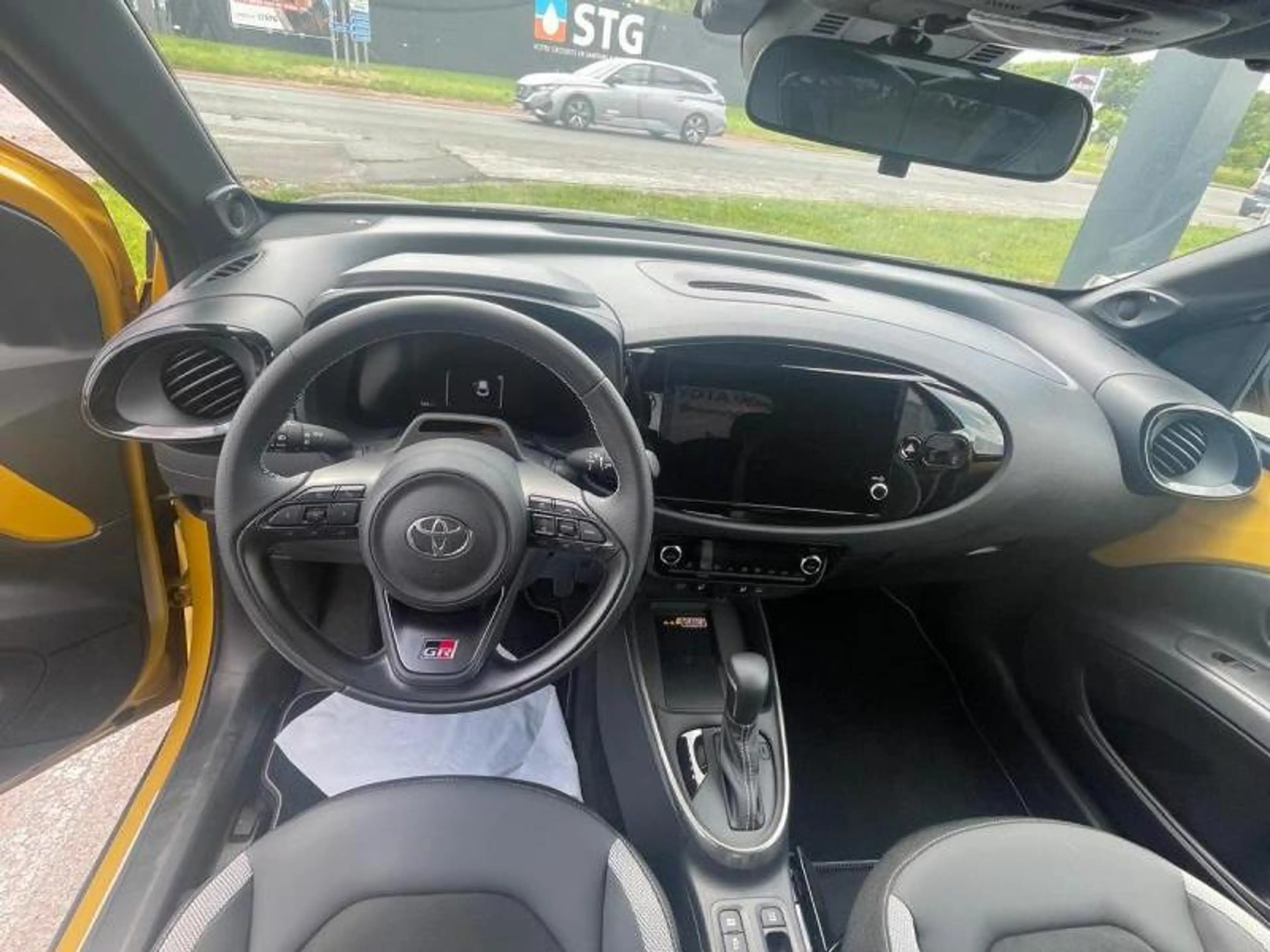 Toyota Aygo X gr sport — photo 5