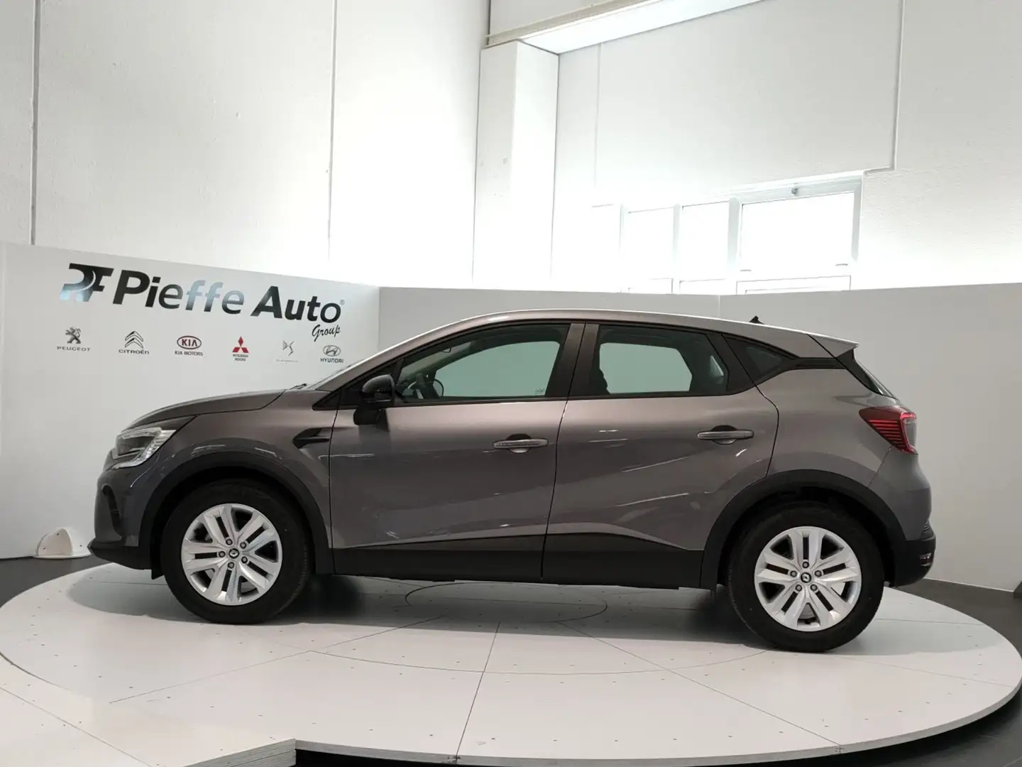 Renault Captur 2ª serie - Captur Full Hybrid E-Tech 145 CV Equili Grau - 2