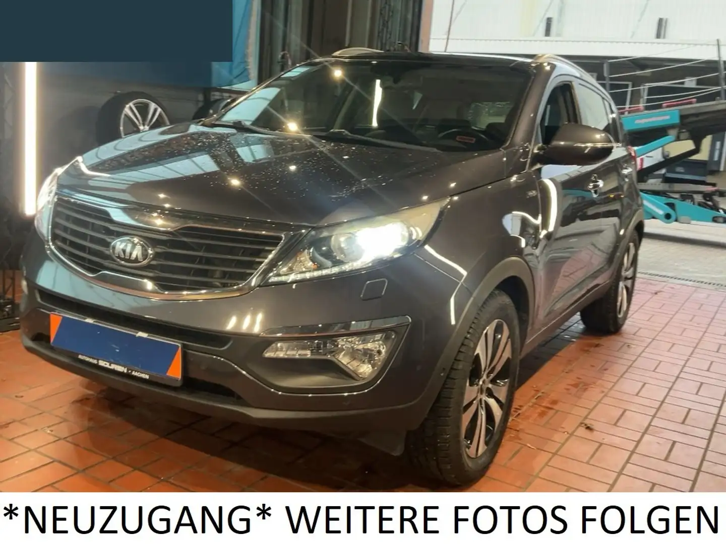 Kia Sportage Spirit 4WD 1.Hand XENON KAMERA 4xSHZ LED PANORAMA Gris - 1