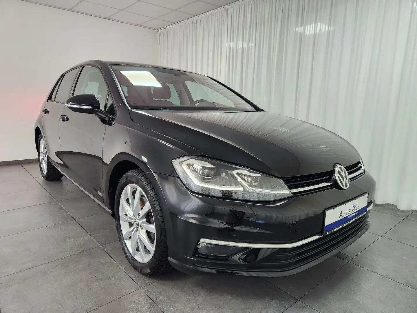 Volkswagen Golf HIGHLINE 150PS DSG ACC LED NAVI SHZ CarPlay Schwarz - 1