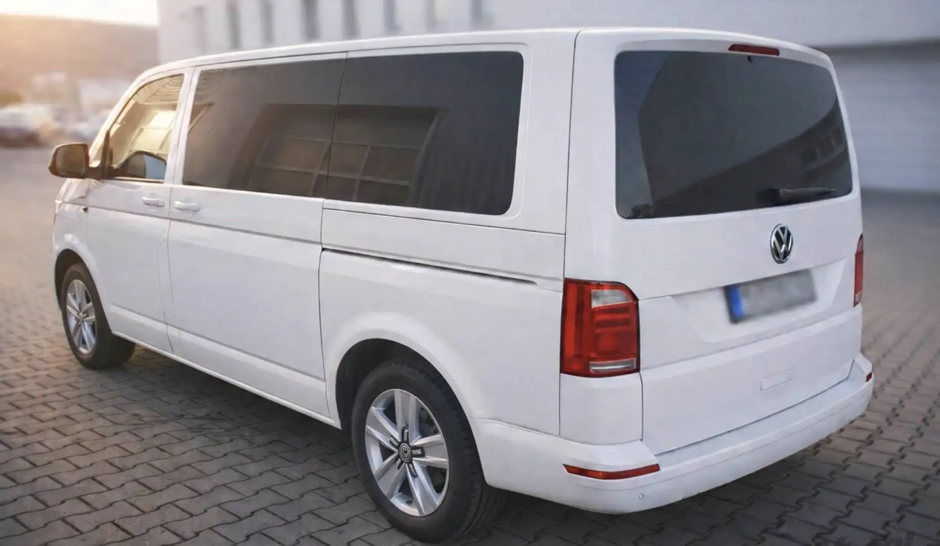 Volkswagen T6 Multivan VW Multivan T6 2017, 110kw, M6, 4x4, 2x tur Weiß - 1