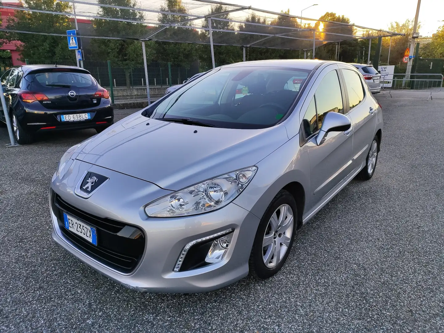 Peugeot 308 5p 1.6 hdi 8v Business fap Argento - 2