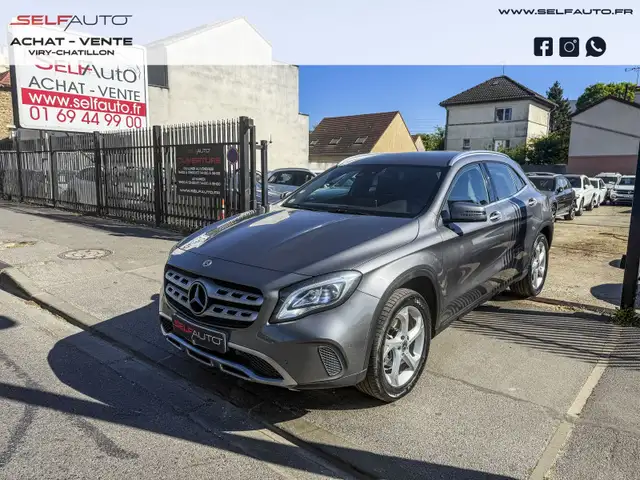 Mercedes-Benz GLA 180 180 D SENSATION 7G-DCT