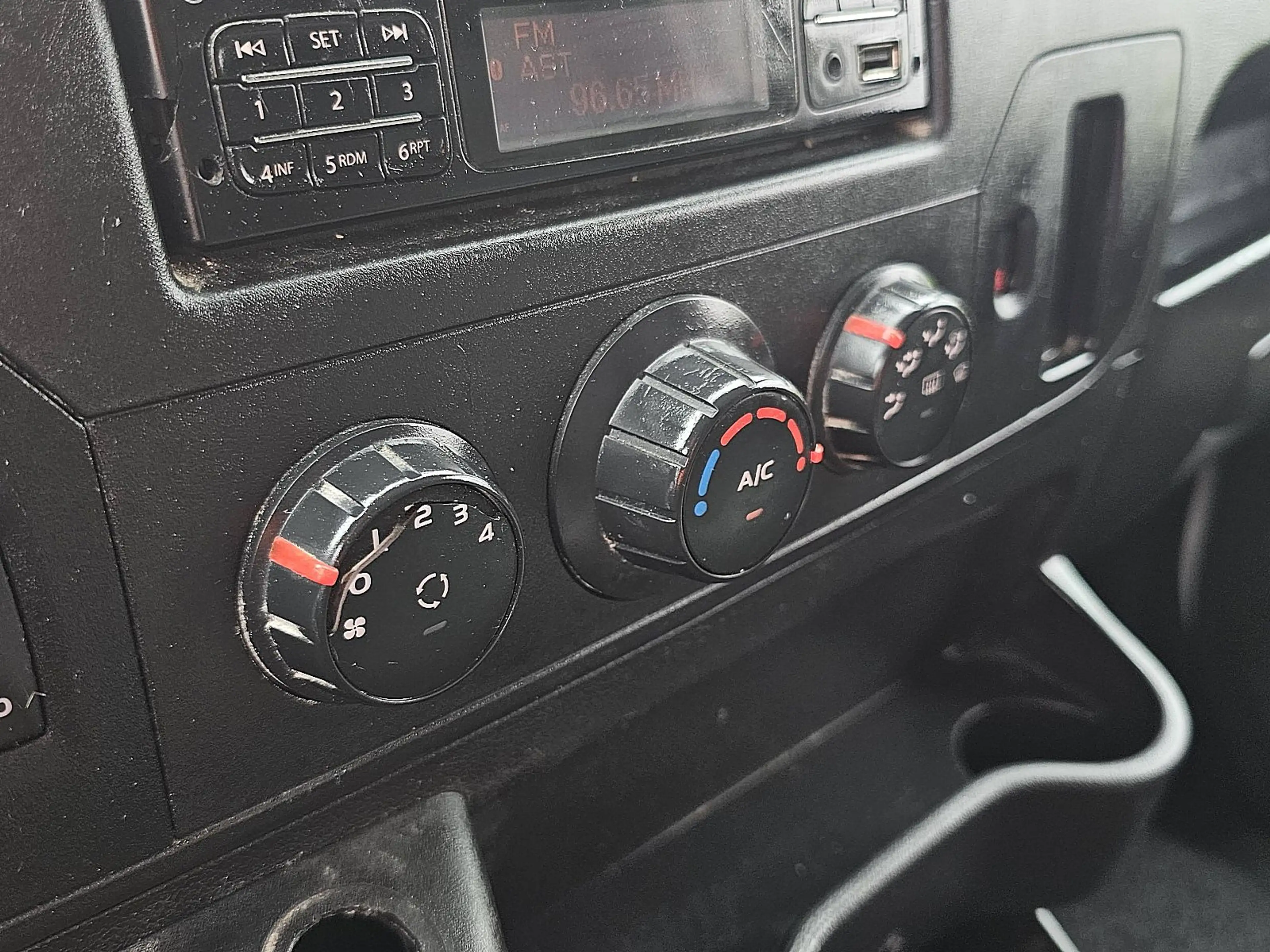 Renault Master 2.3 — photo 10