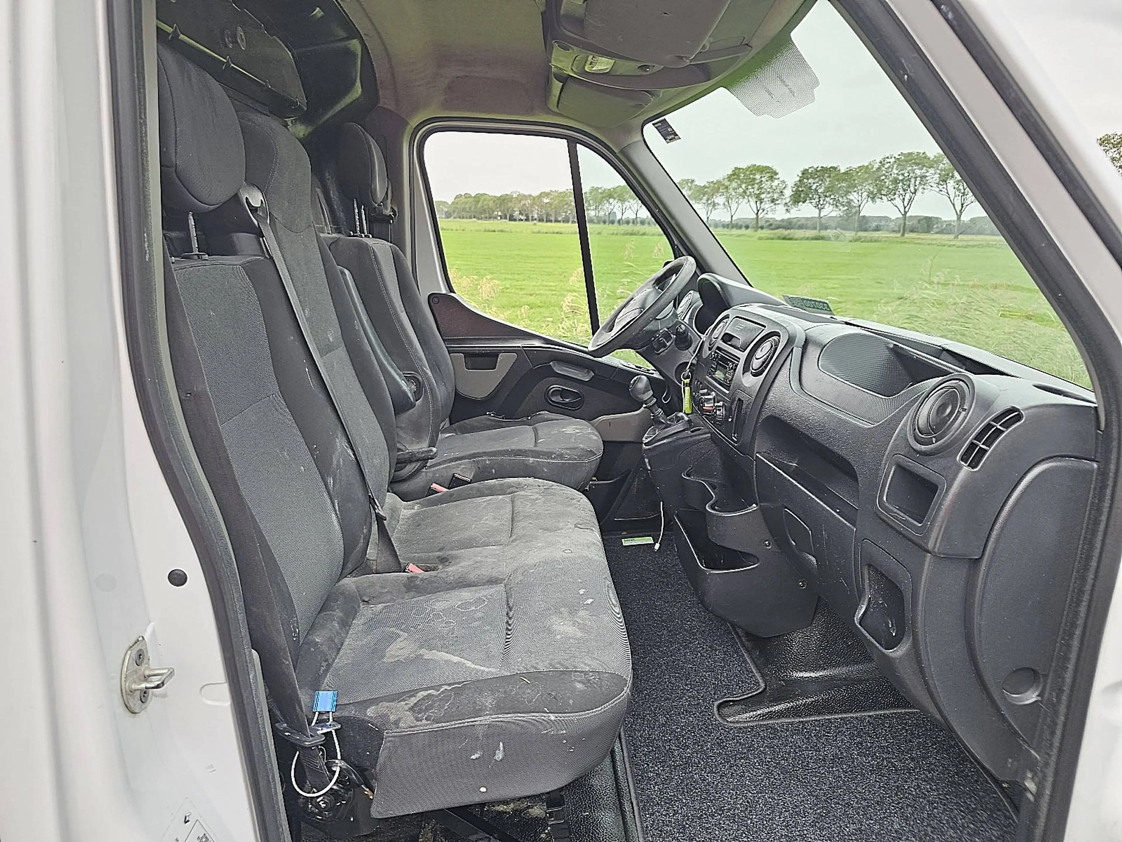 Renault Master 2.3 — photo 7