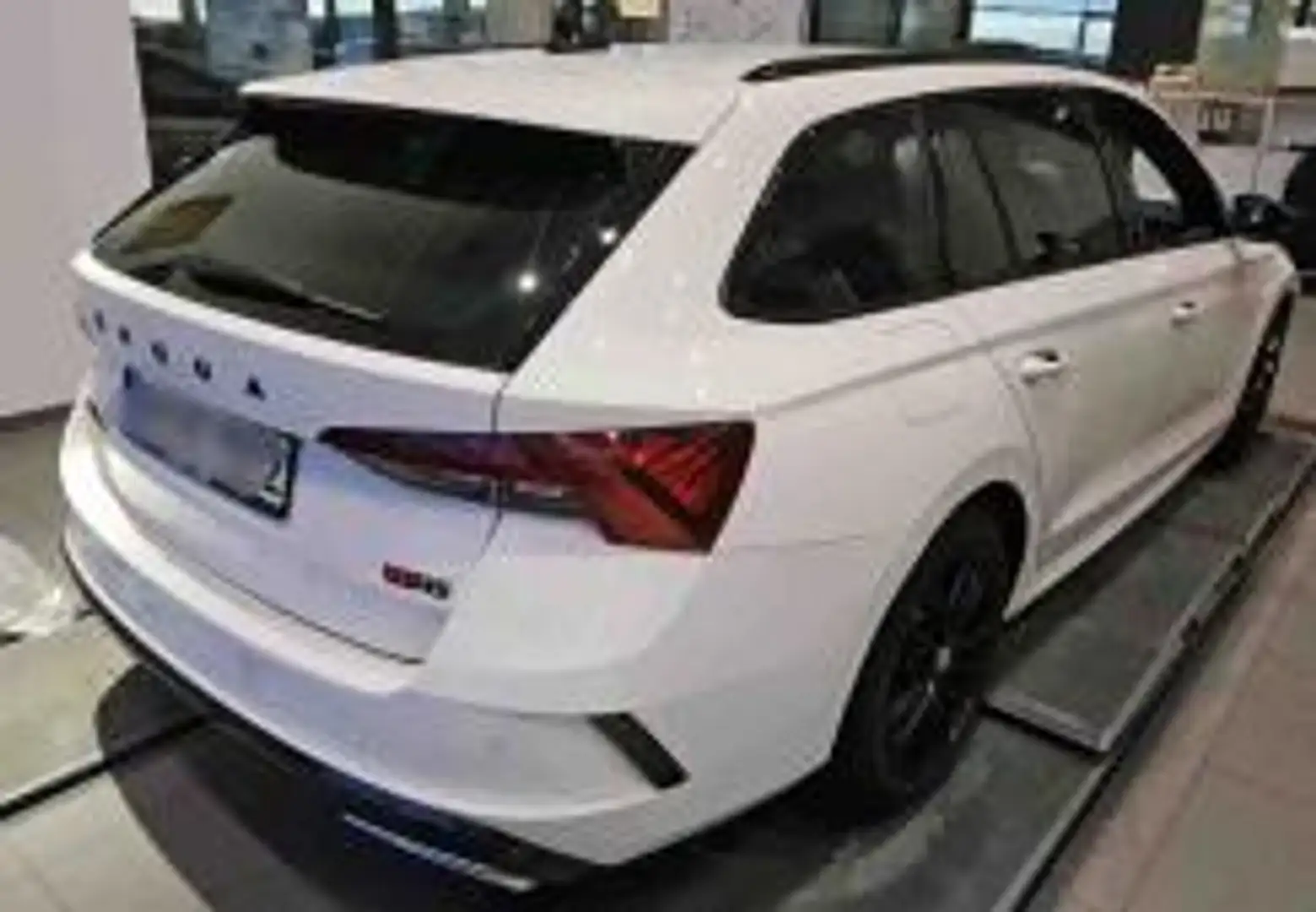 Skoda Octavia Combi RS 2.0 TDI DSG NAVI/HuD/ACC Weiß - 2