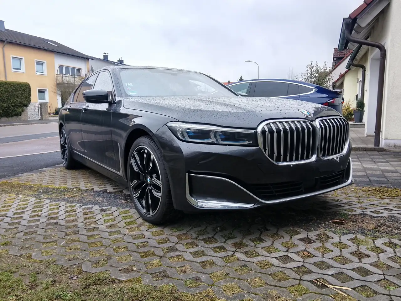 BMW 750