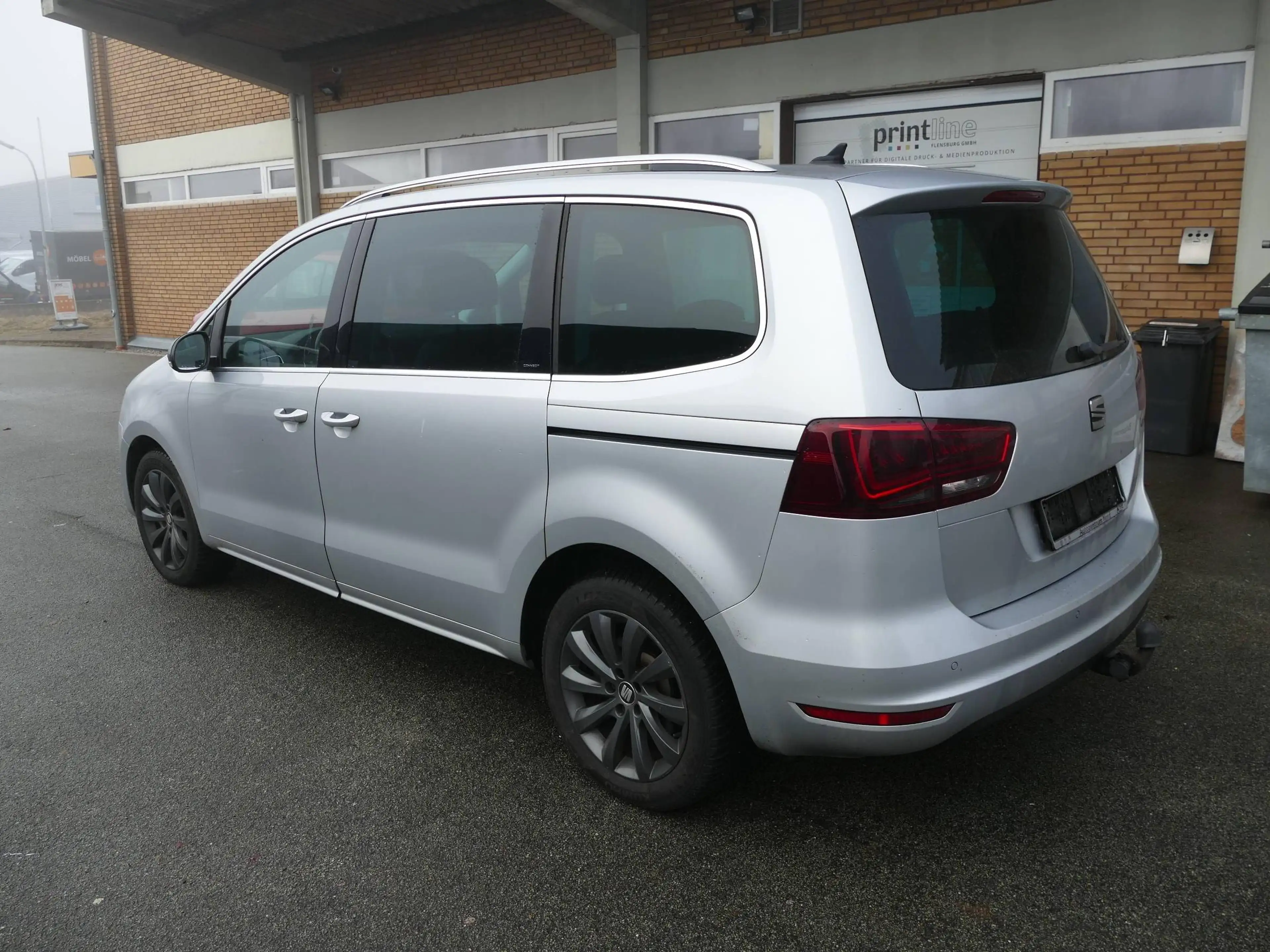 SEAT Alhambra 2.0 TDI DSG 7 Sitzer Navi Kamera AHK HU/AU 06/2027 — photo 4
