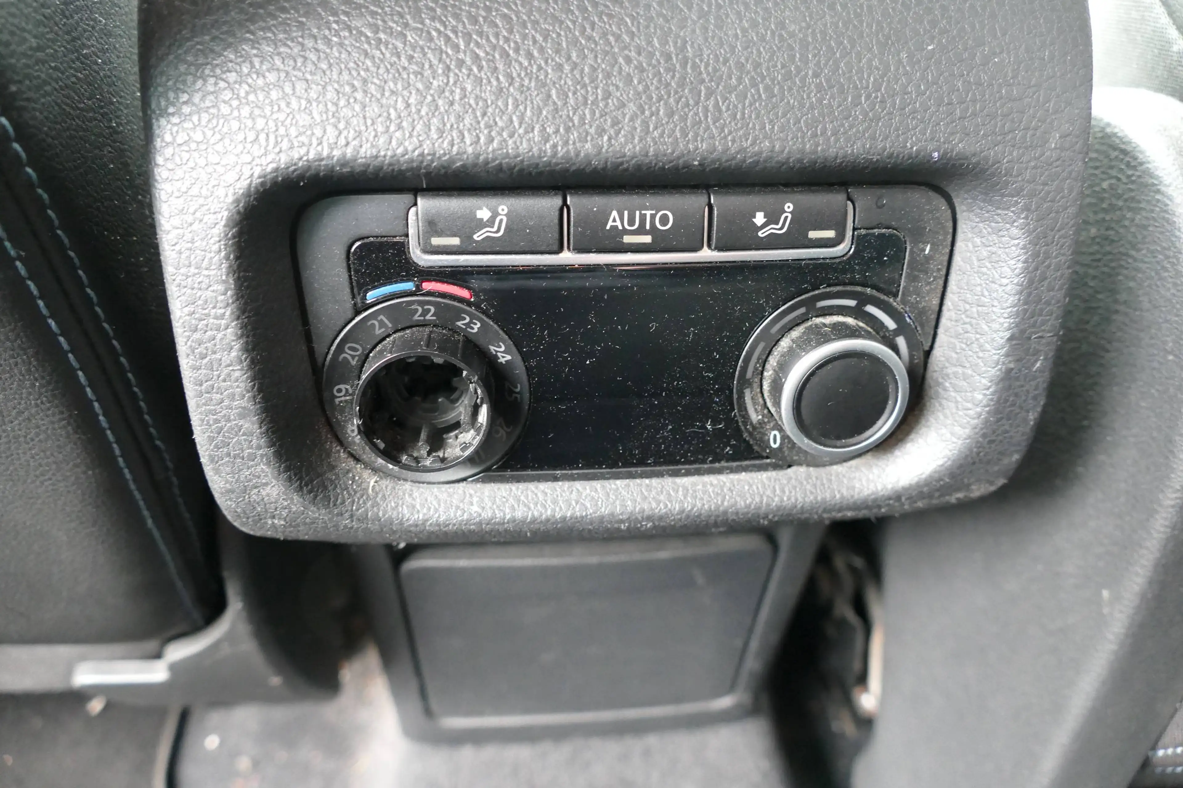 SEAT Alhambra 2.0 TDI DSG 7 Sitzer Navi Kamera AHK HU/AU 06/2027 — photo 14