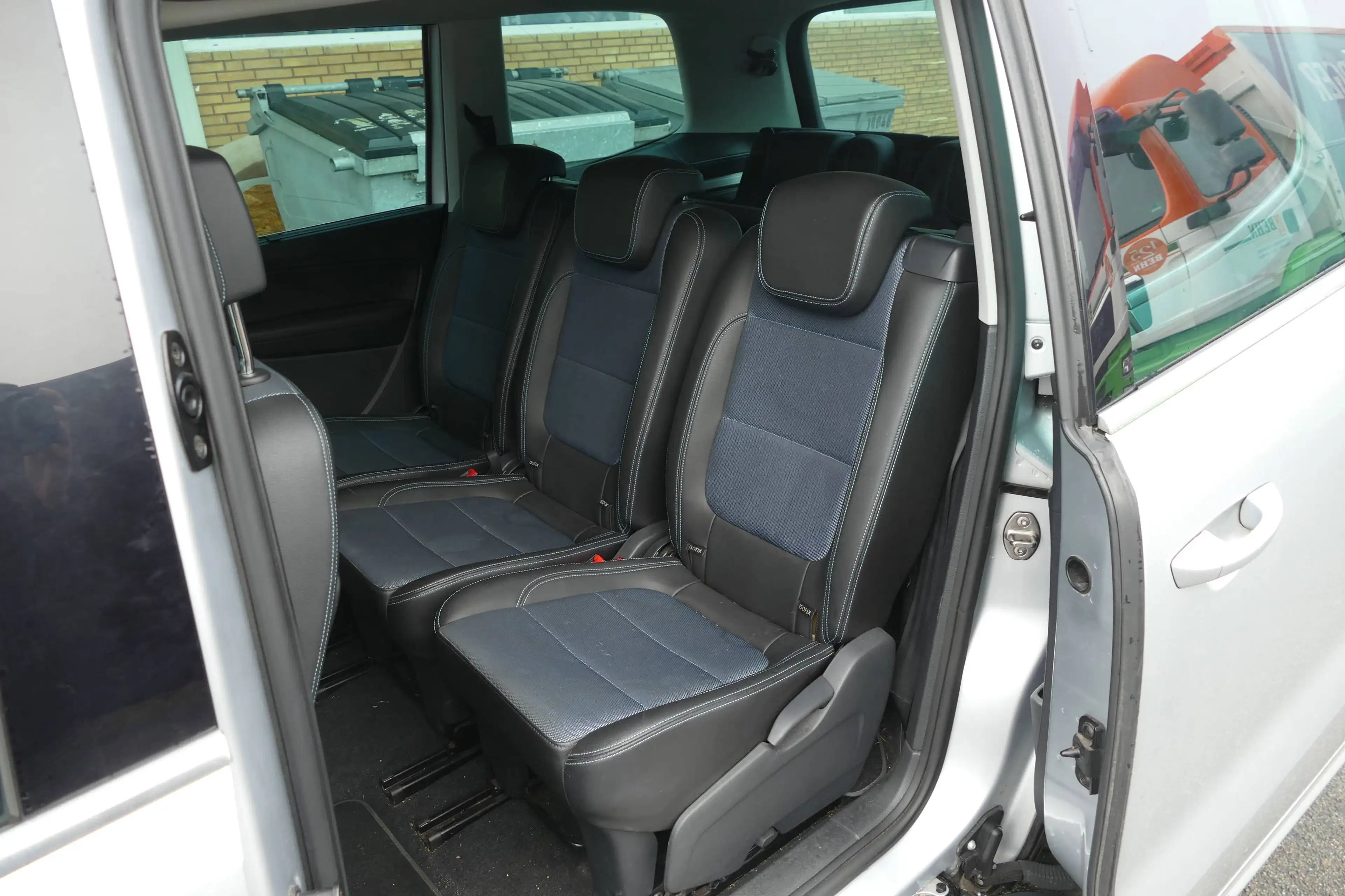 SEAT Alhambra 2.0 TDI DSG 7 Sitzer Navi Kamera AHK HU/AU 06/2027 — photo 9