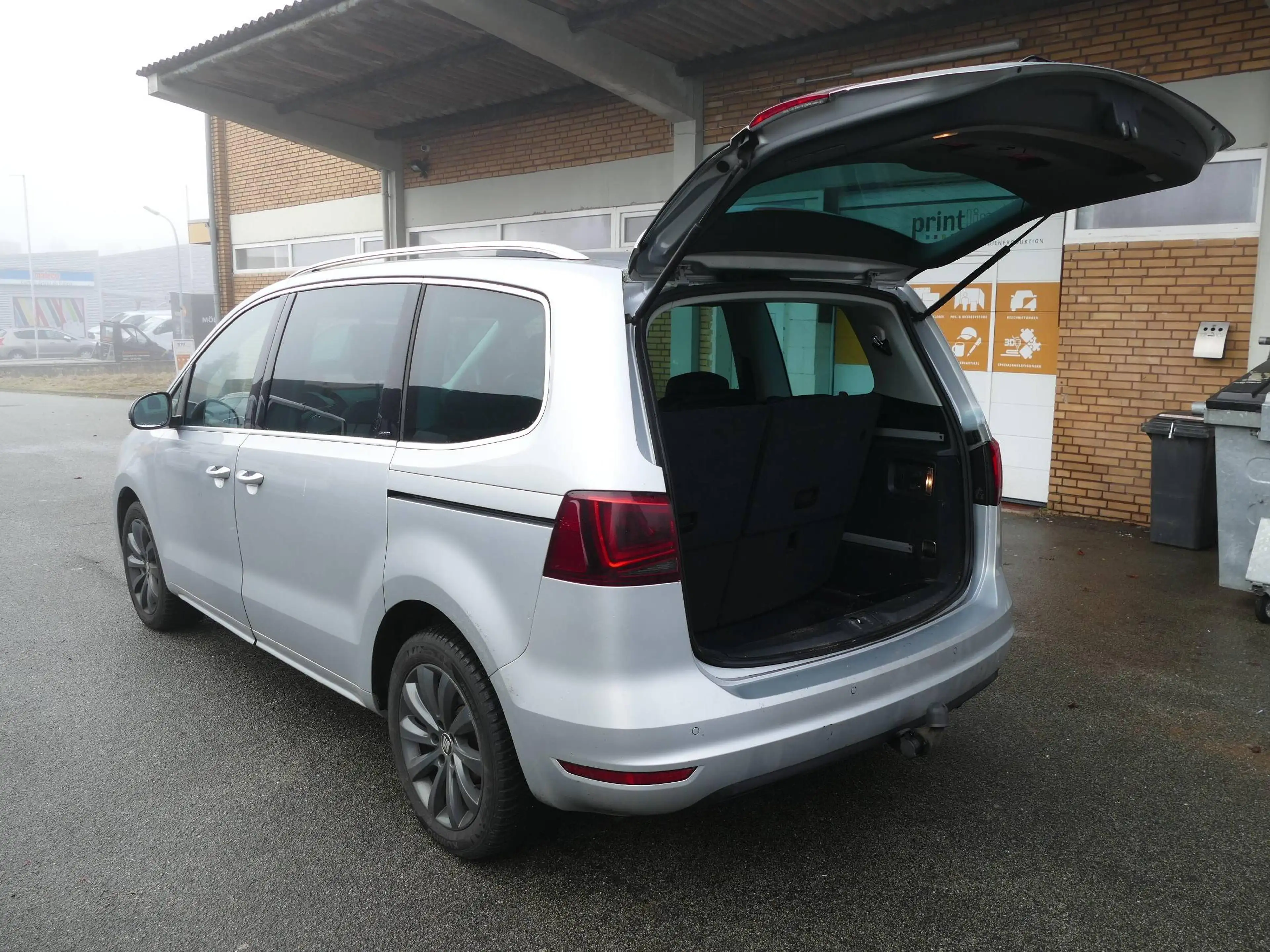 SEAT Alhambra 2.0 TDI DSG 7 Sitzer Navi Kamera AHK HU/AU 06/2027 — photo 7