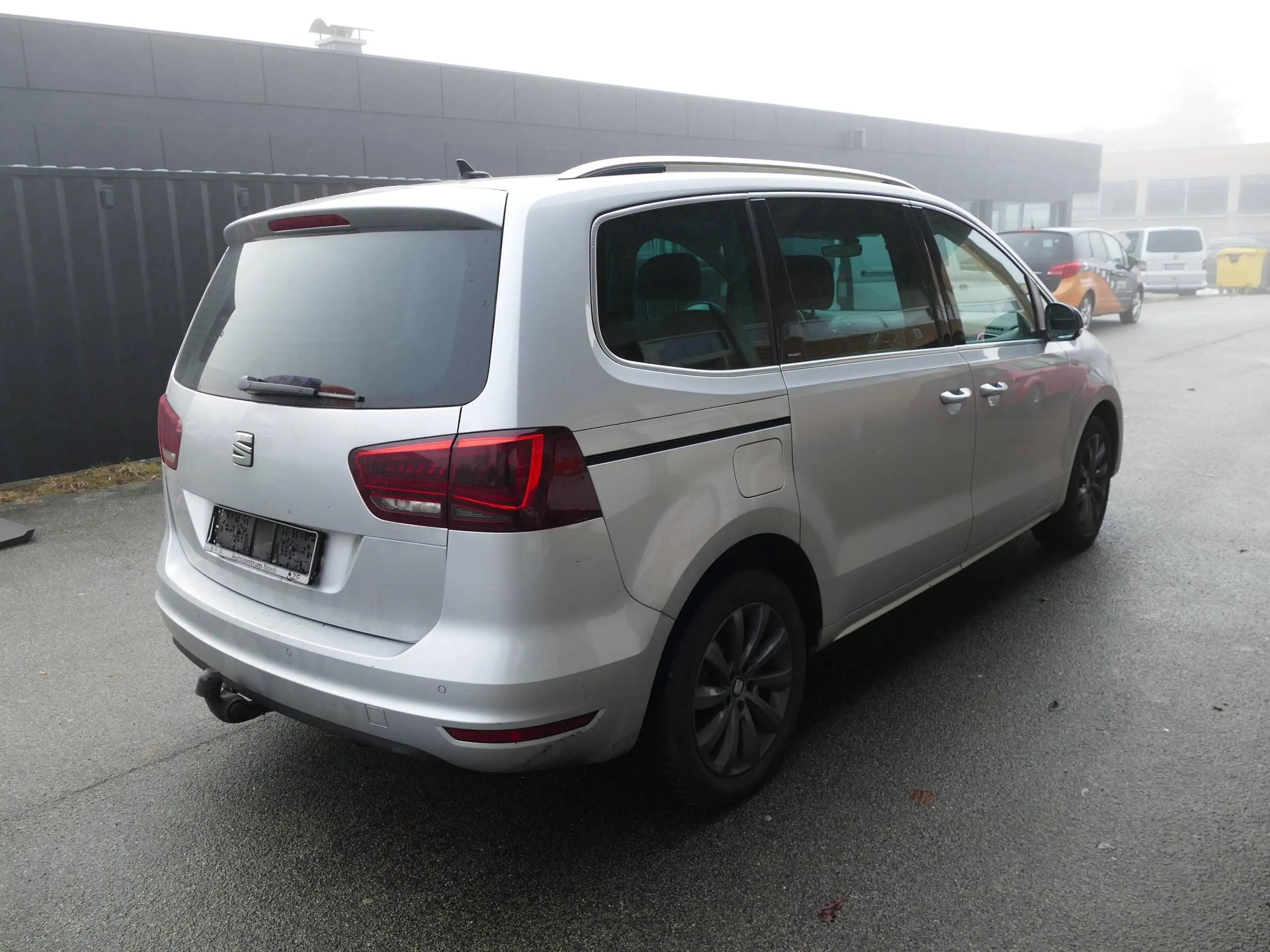 SEAT Alhambra 2.0 TDI DSG 7 Sitzer Navi Kamera AHK HU/AU 06/2027 — photo 3