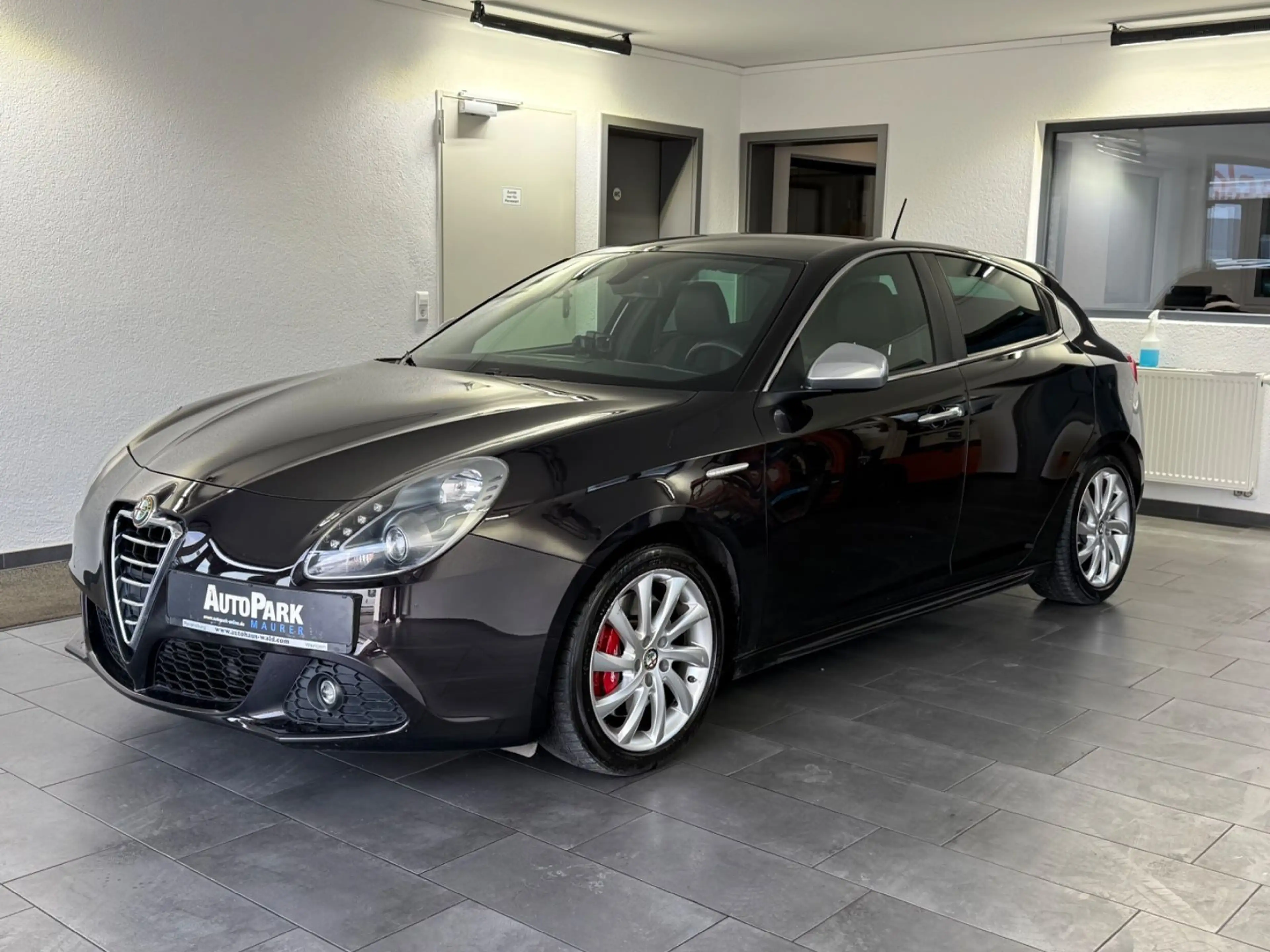 Alfa Romeo Giulietta Quadrifoglio Verde*SHZ*PDC*HU Neu — photo 2