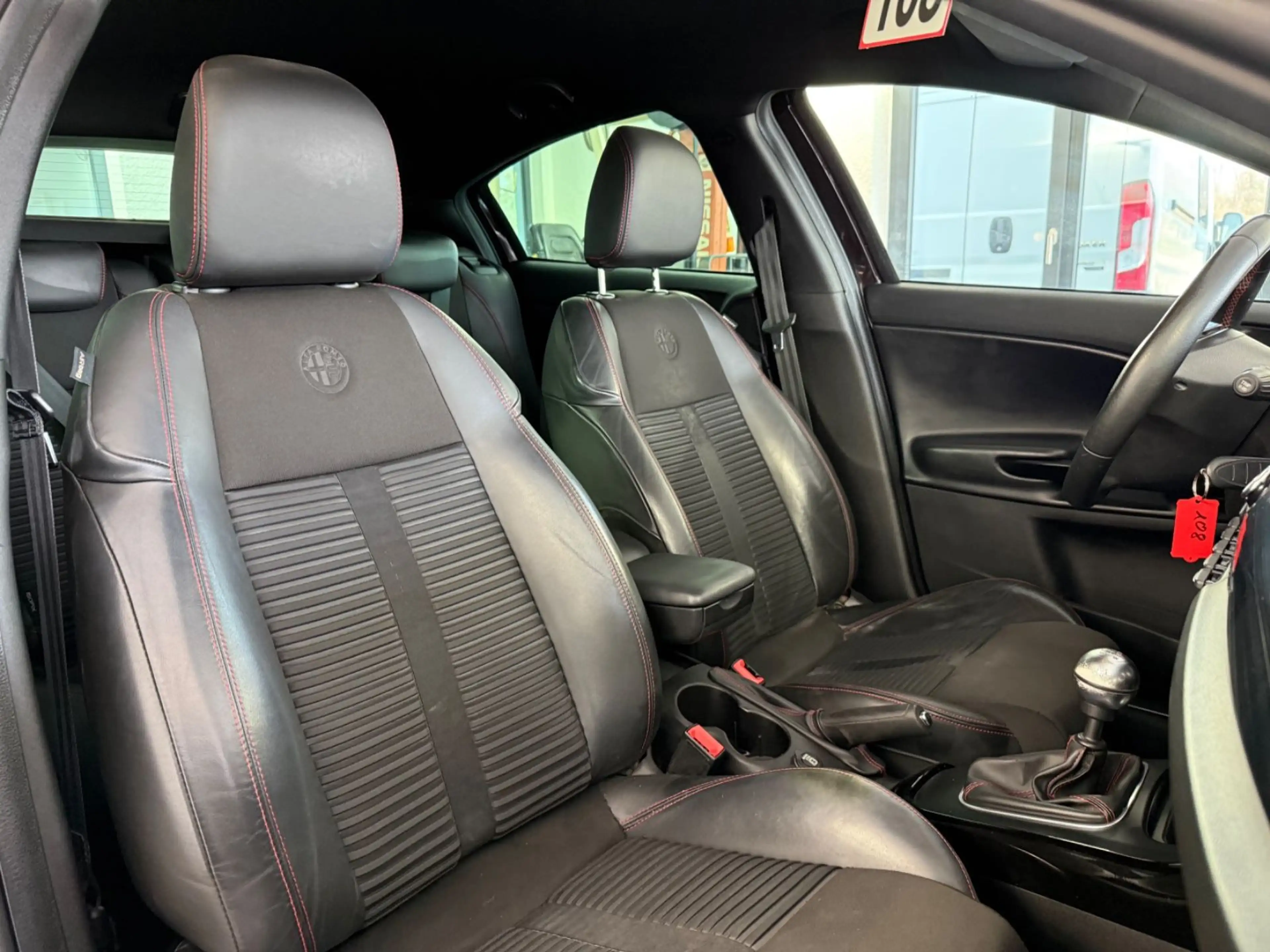 Alfa Romeo Giulietta Quadrifoglio Verde*SHZ*PDC*HU Neu — photo 15